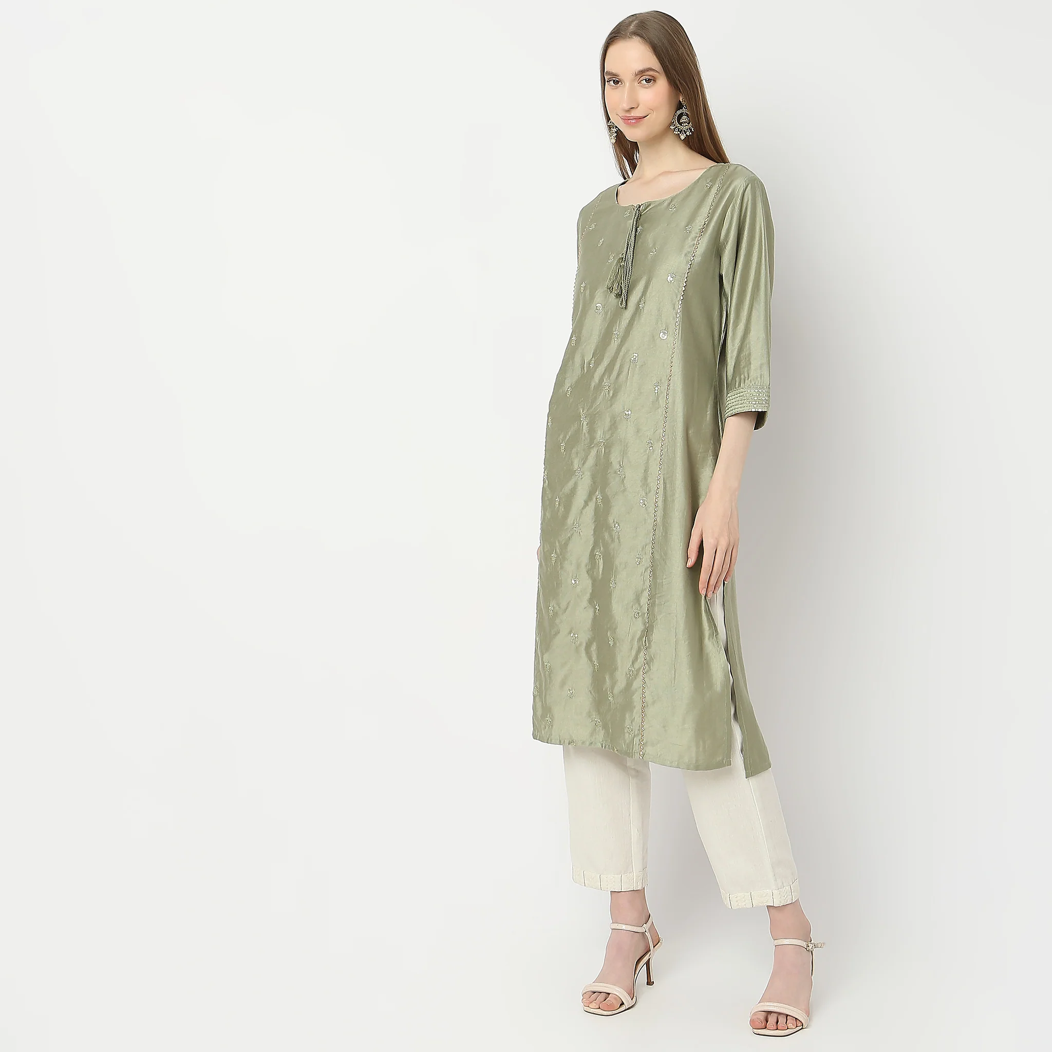 Regular Fit Embellished Kurta - Image 5