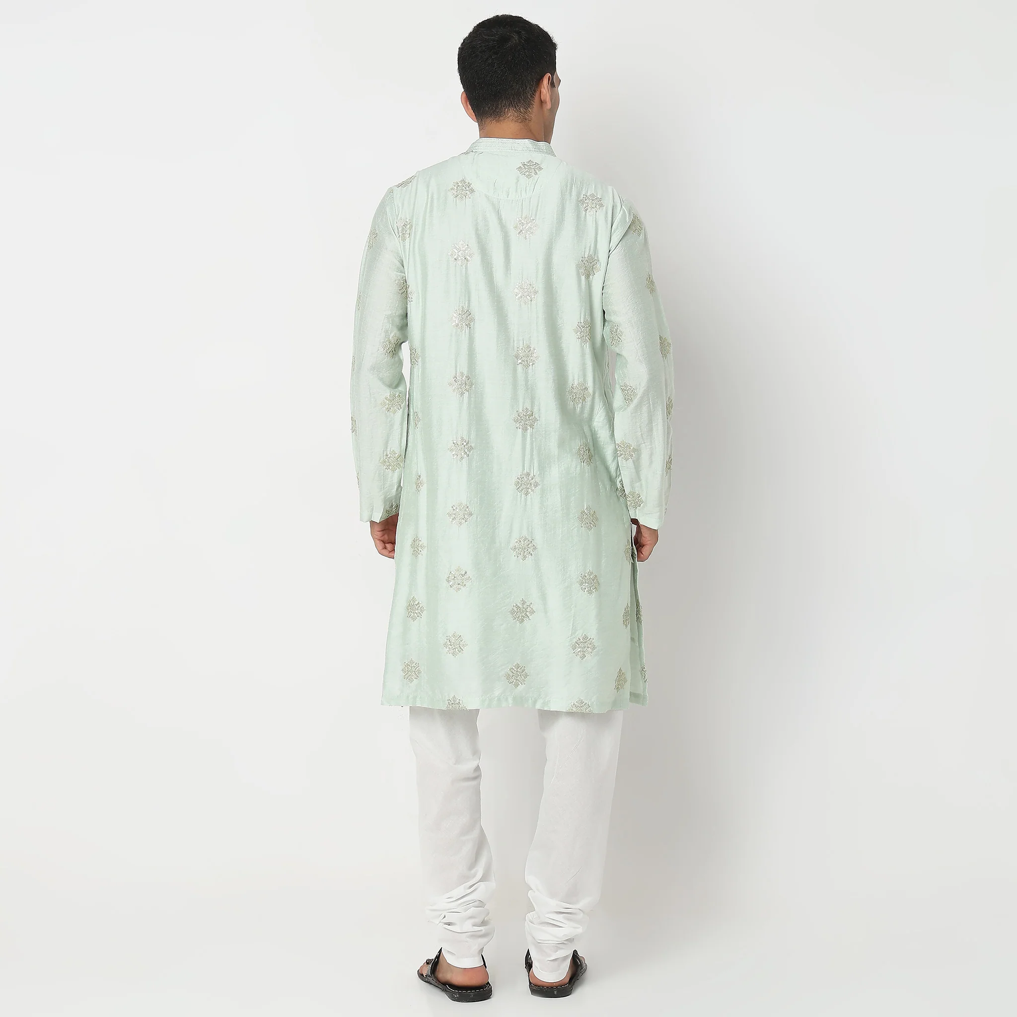 Regular Fit Embellished Kurta - Image 3