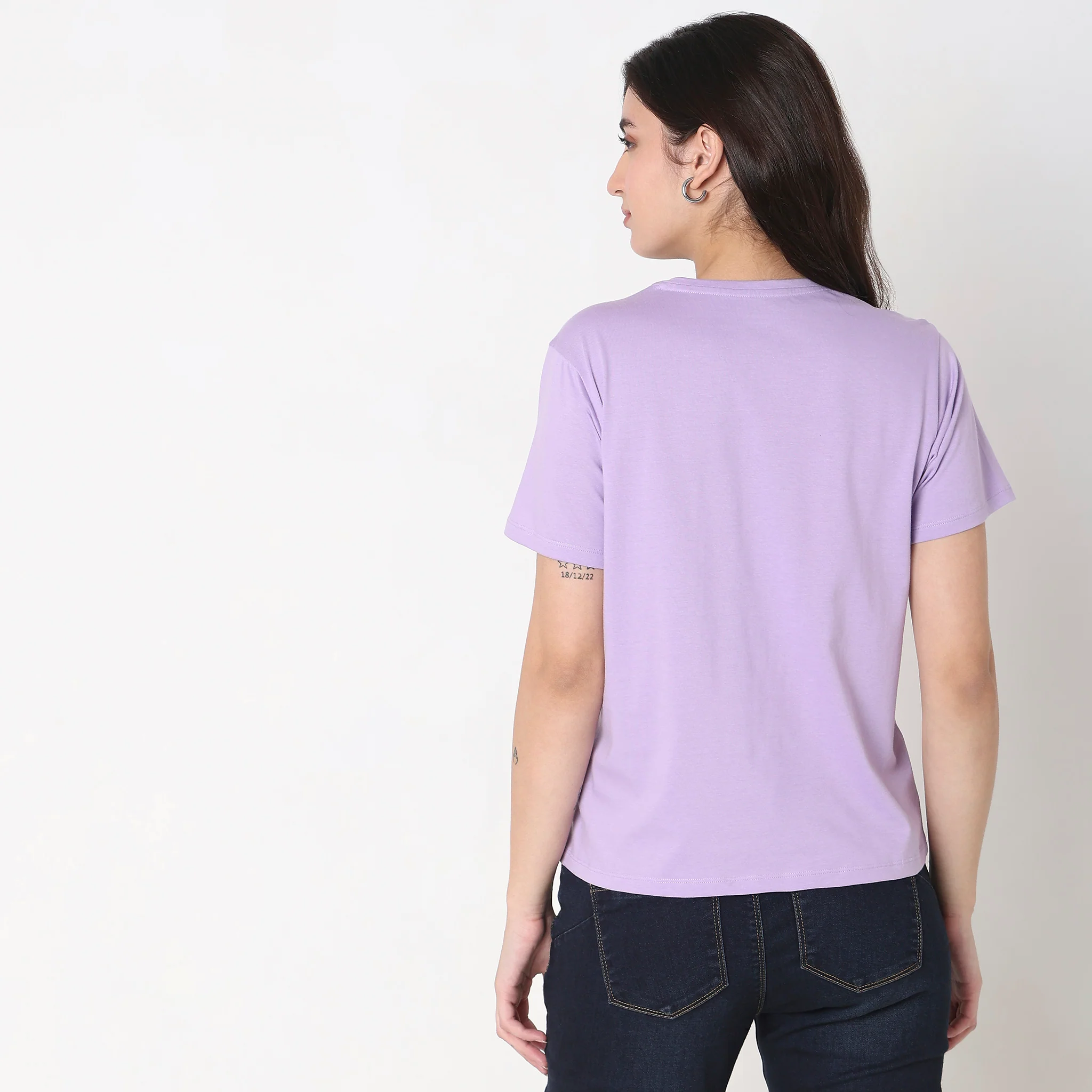 Regular Fit Embellished T-Shirt - Image 3