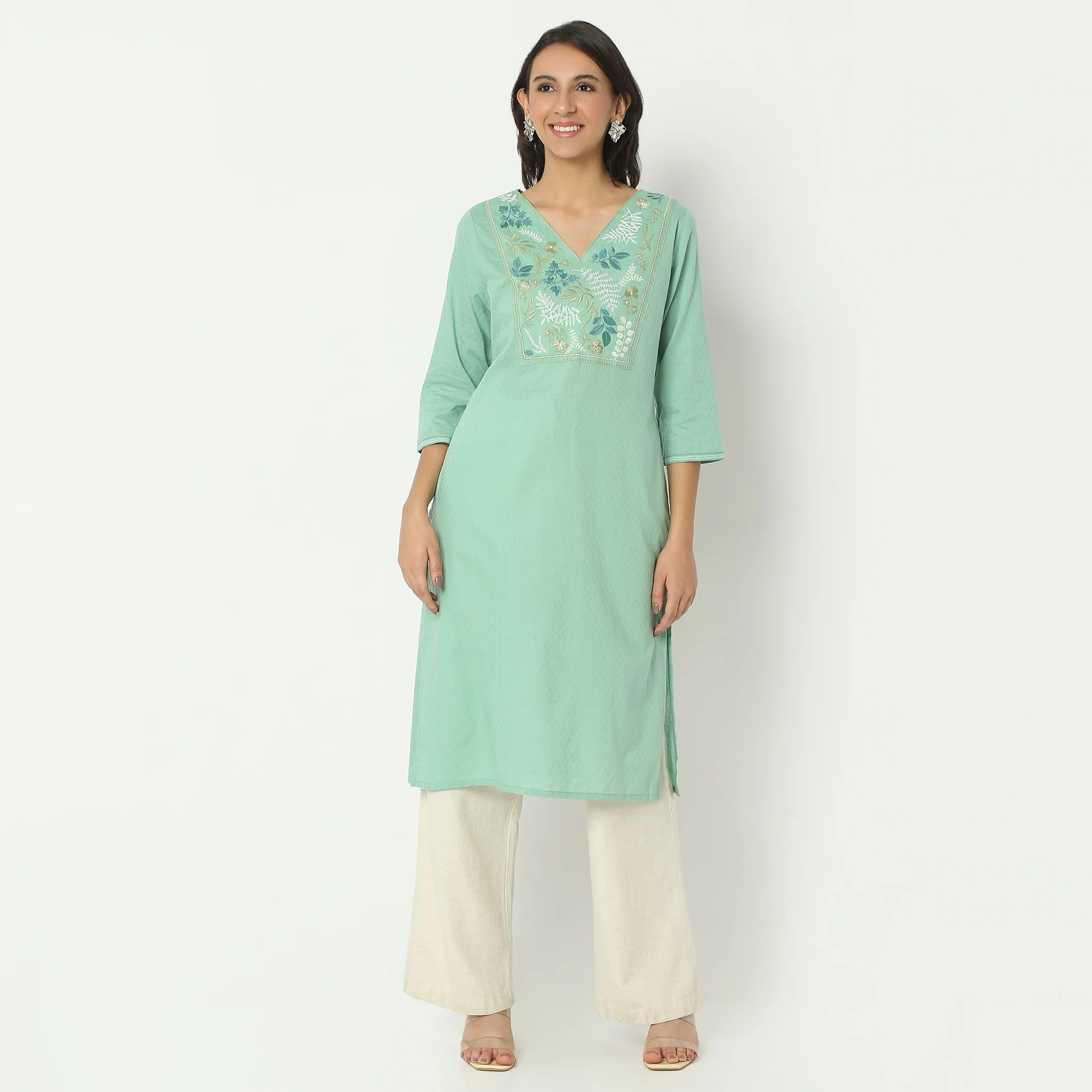 Embroiderd Calf Length V-Neck Kurta - Image 2
