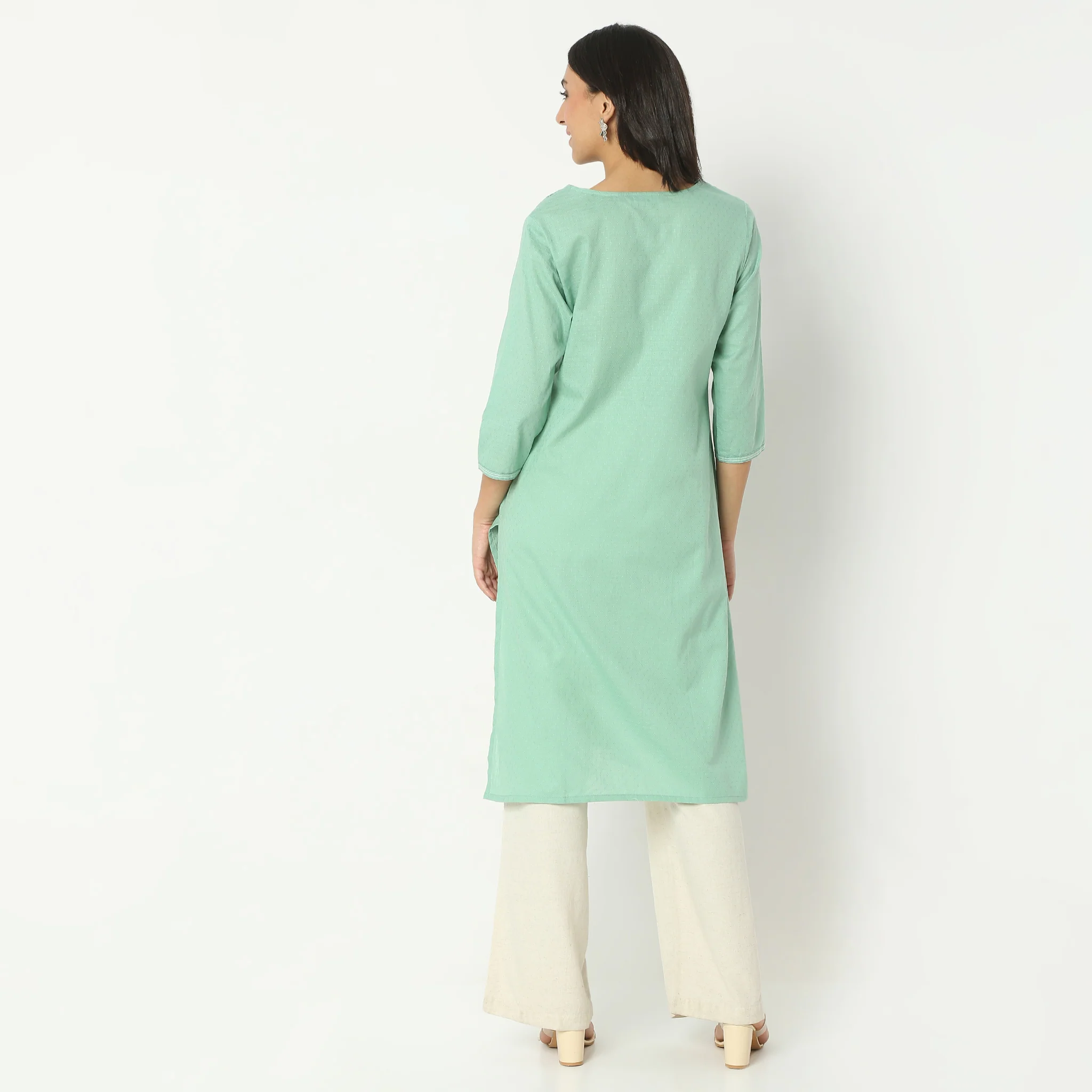 Embroiderd Calf Length V-Neck Kurta - Image 3