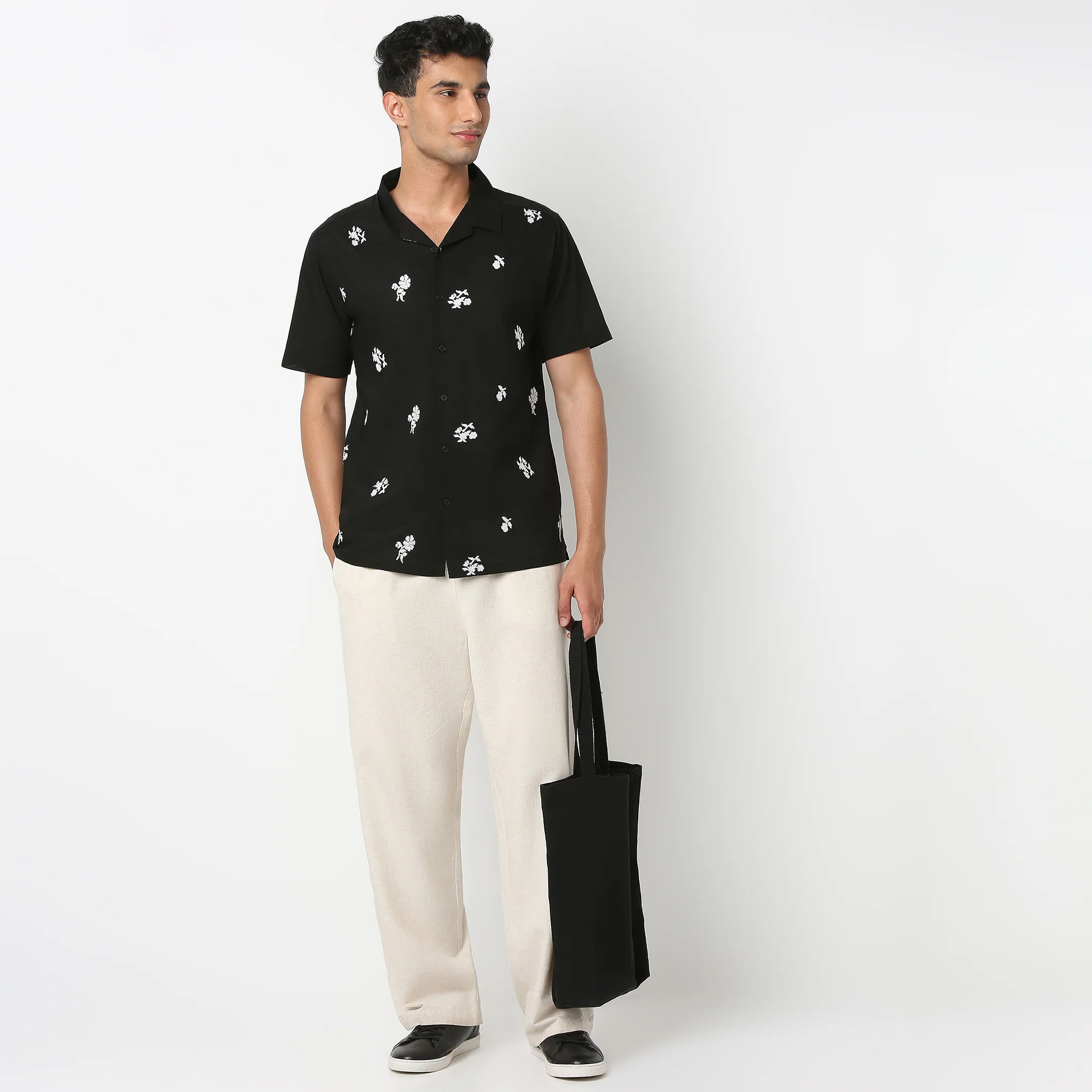 Moodᵉˣ Shirt - Camp Collar Solid With Embroidery Pattern
