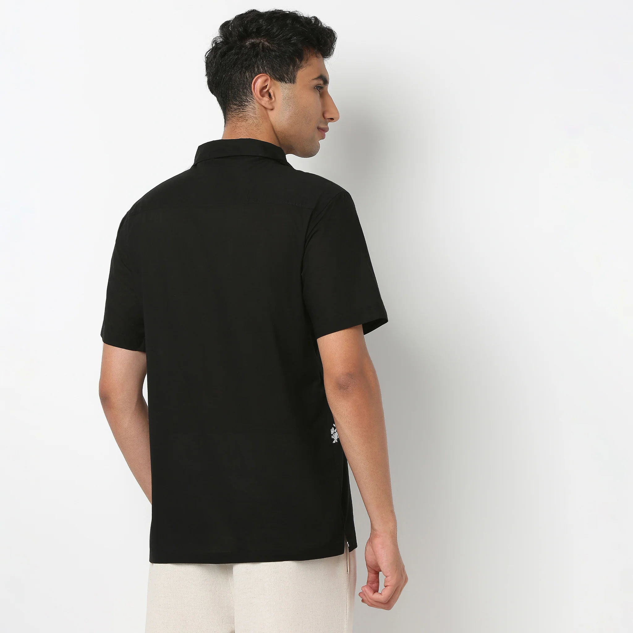 Moodᵉˣ Shirt - Camp Collar Solid With Embroidery Pattern - Image 3