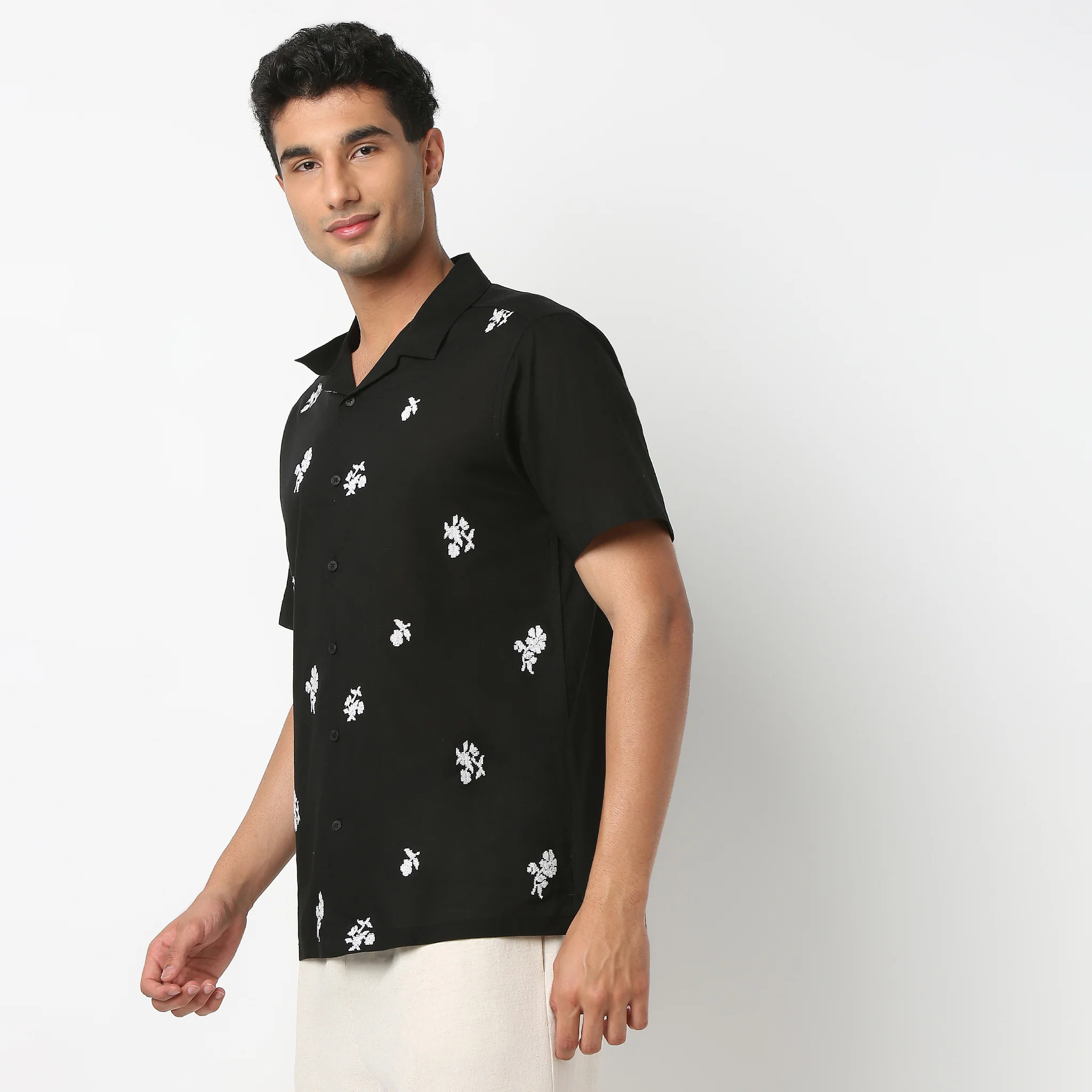 Moodᵉˣ Shirt - Camp Collar Solid With Embroidery Pattern - Image 5