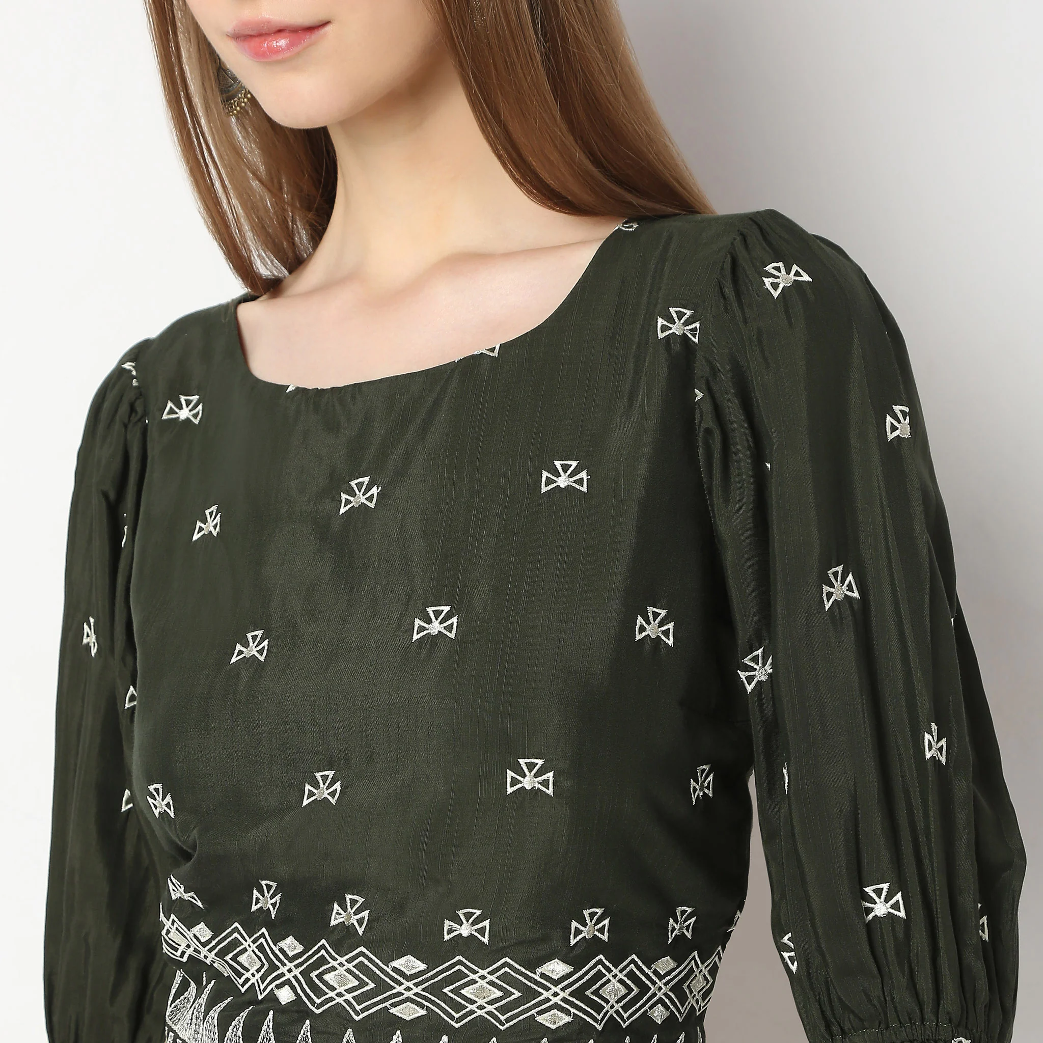 Regular Fit Embroidered Crop Top - Image 4