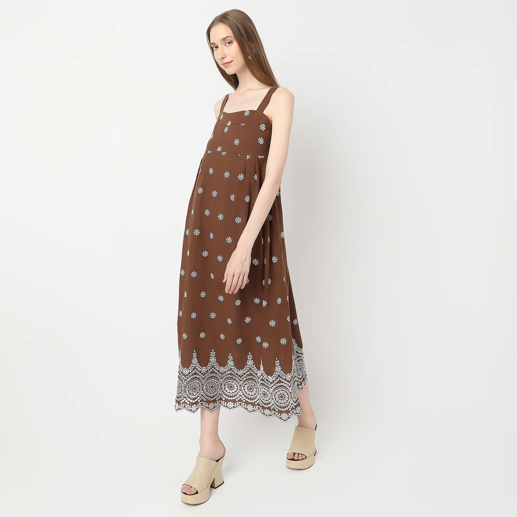 Regular Fit Embroidered Dress - Image 5