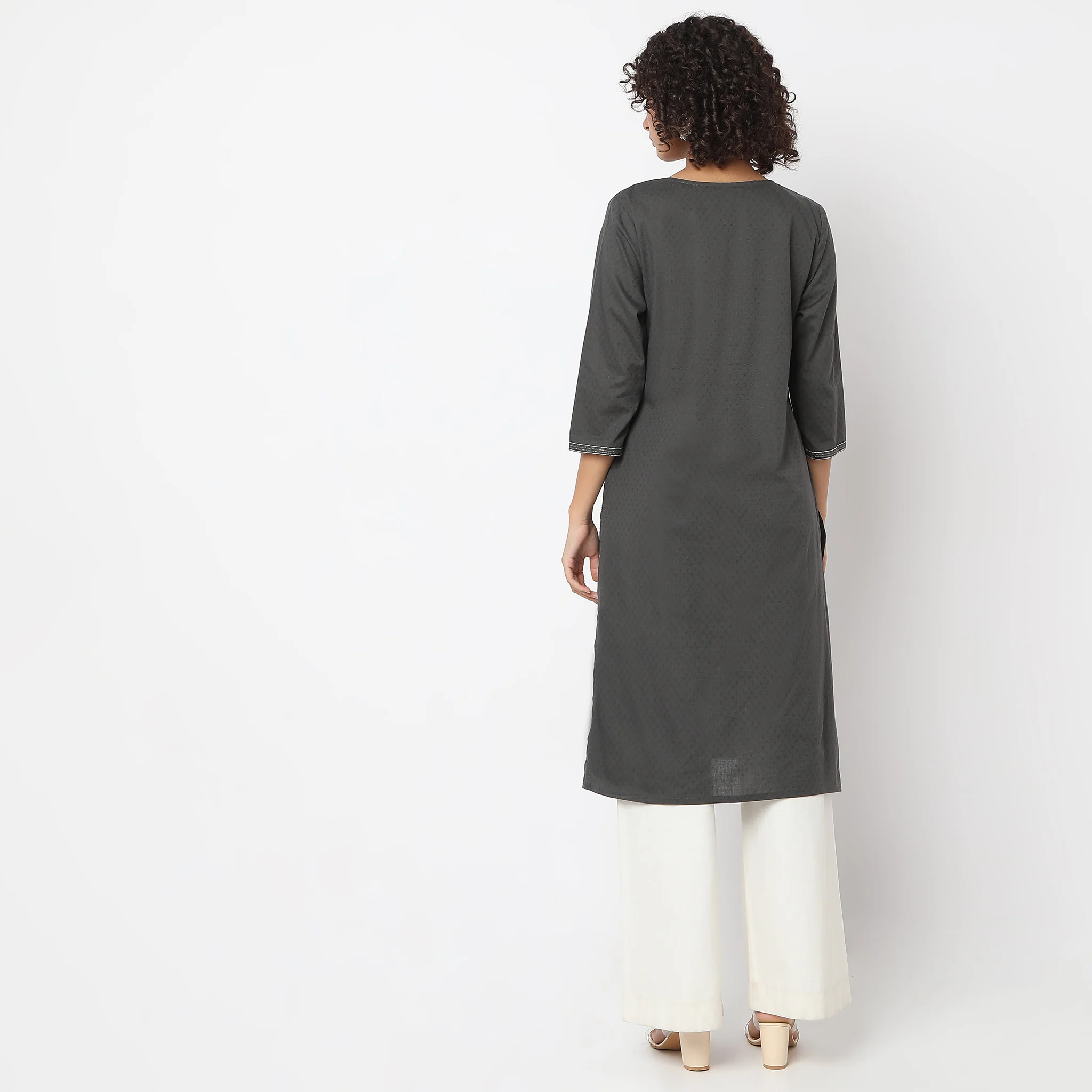 Regular Fit Embroidered Kurta - Image 3