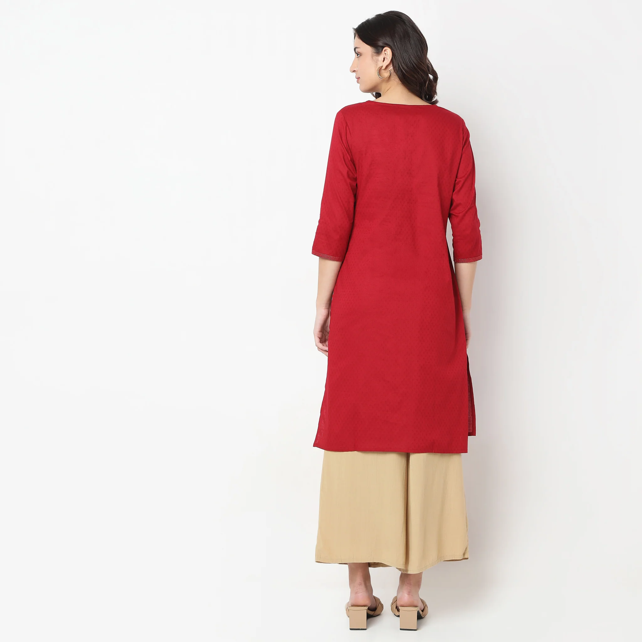 Regular Fit Embroidered Kurta - Image 3