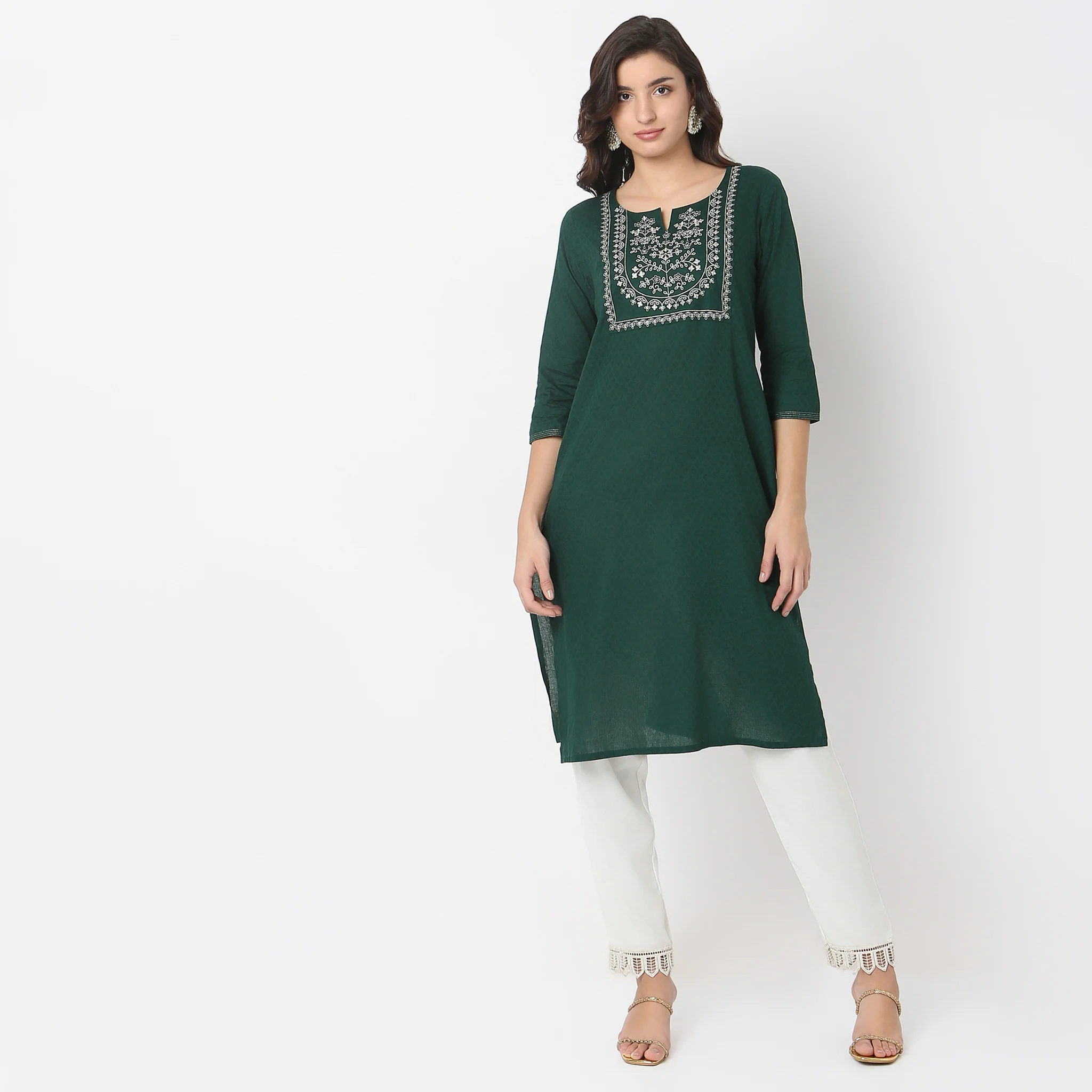 Regular Fit Embroidered Kurta - Image 2