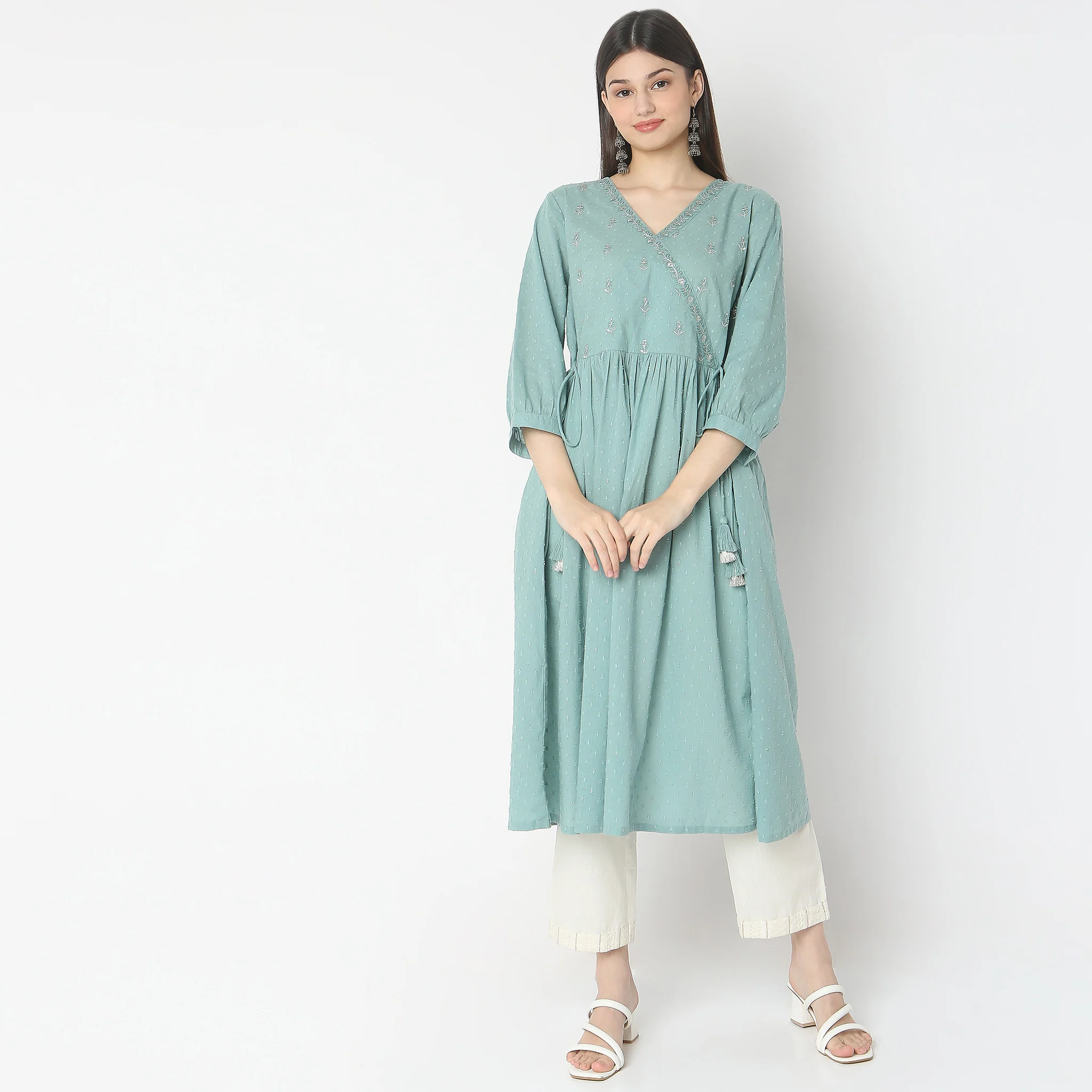 Regular Fit Embroidered Kurta - Image 2