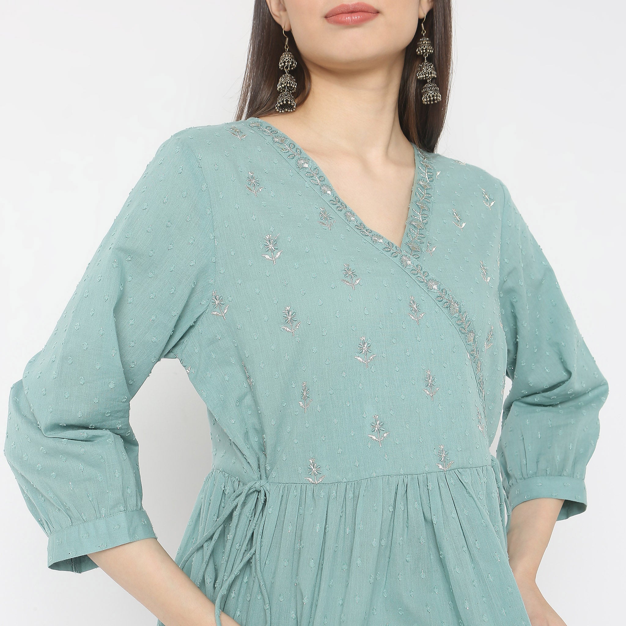 Regular Fit Embroidered Kurta - Image 4