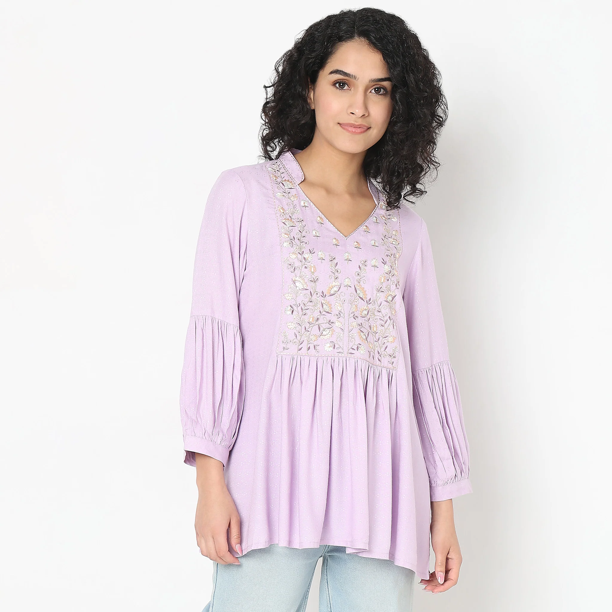 Regular Fit Embroidered Kurta - Image 2