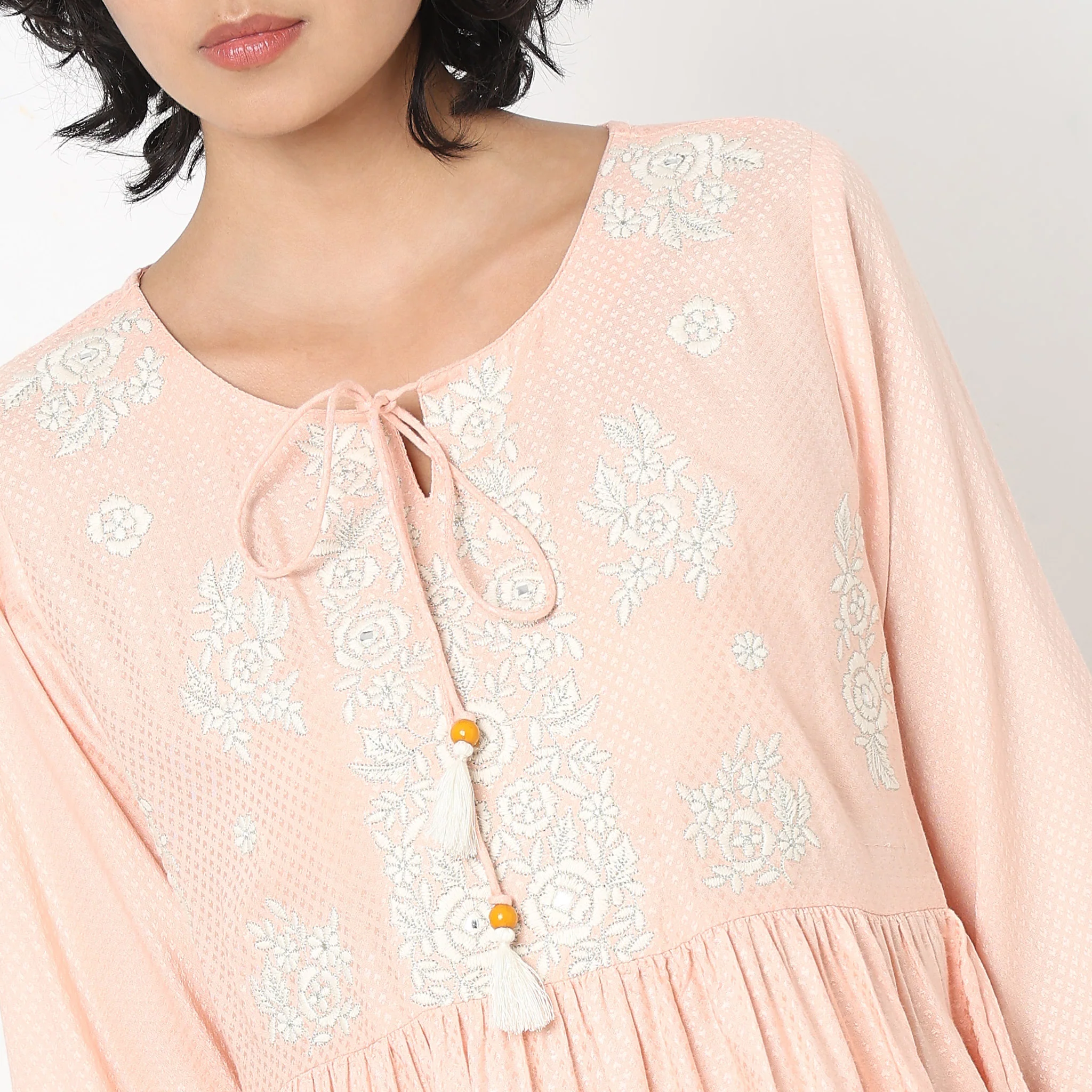 Regular Fit Embroidered Kurta - Image 4