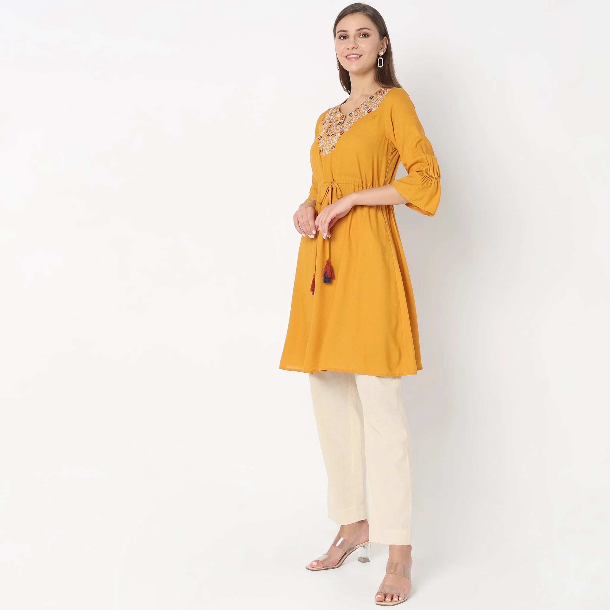 Regular Fit Embroidered Kurta - Image 5