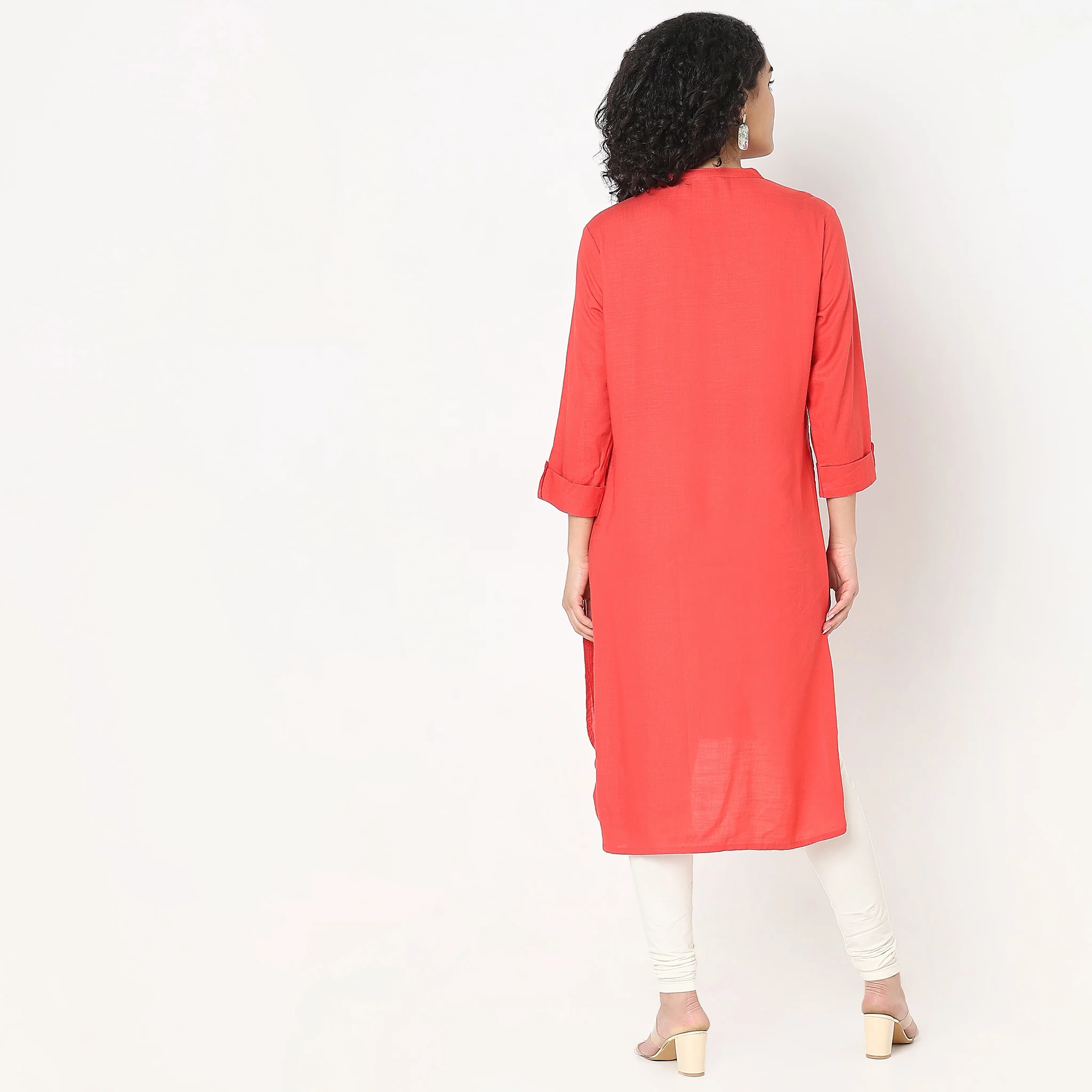 Regular Fit Embroidered Kurta - Image 3
