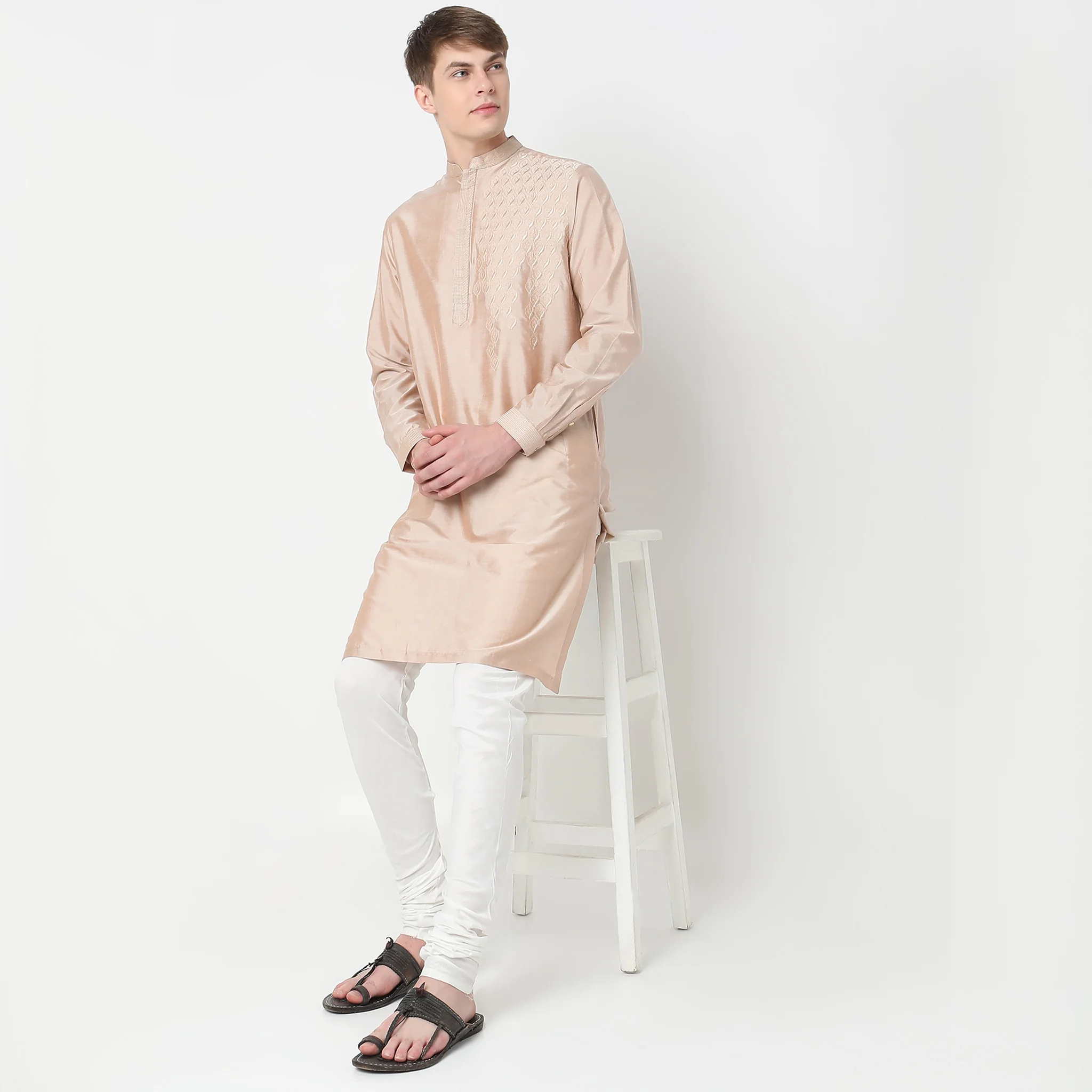 Regular Fit Embroidered Kurta