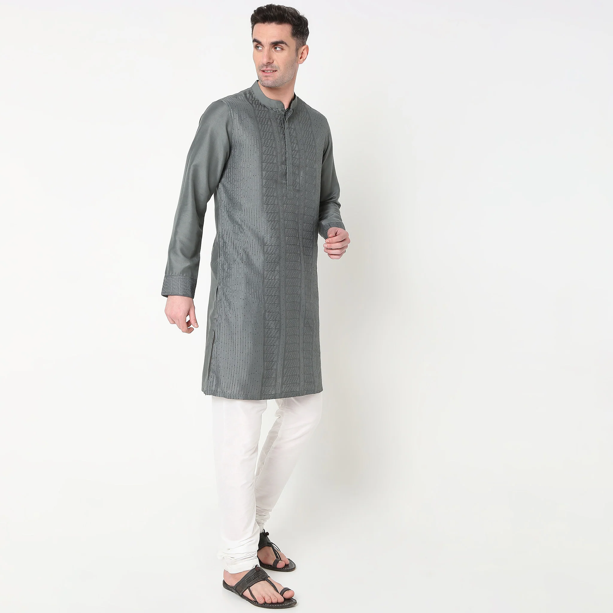 Regular Fit Embroidered Kurta - Image 10