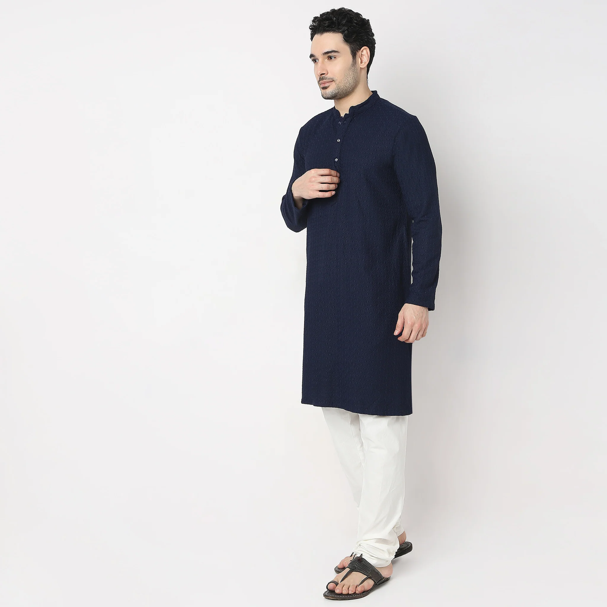 Regular Fit Embroidered Kurta - Image 5