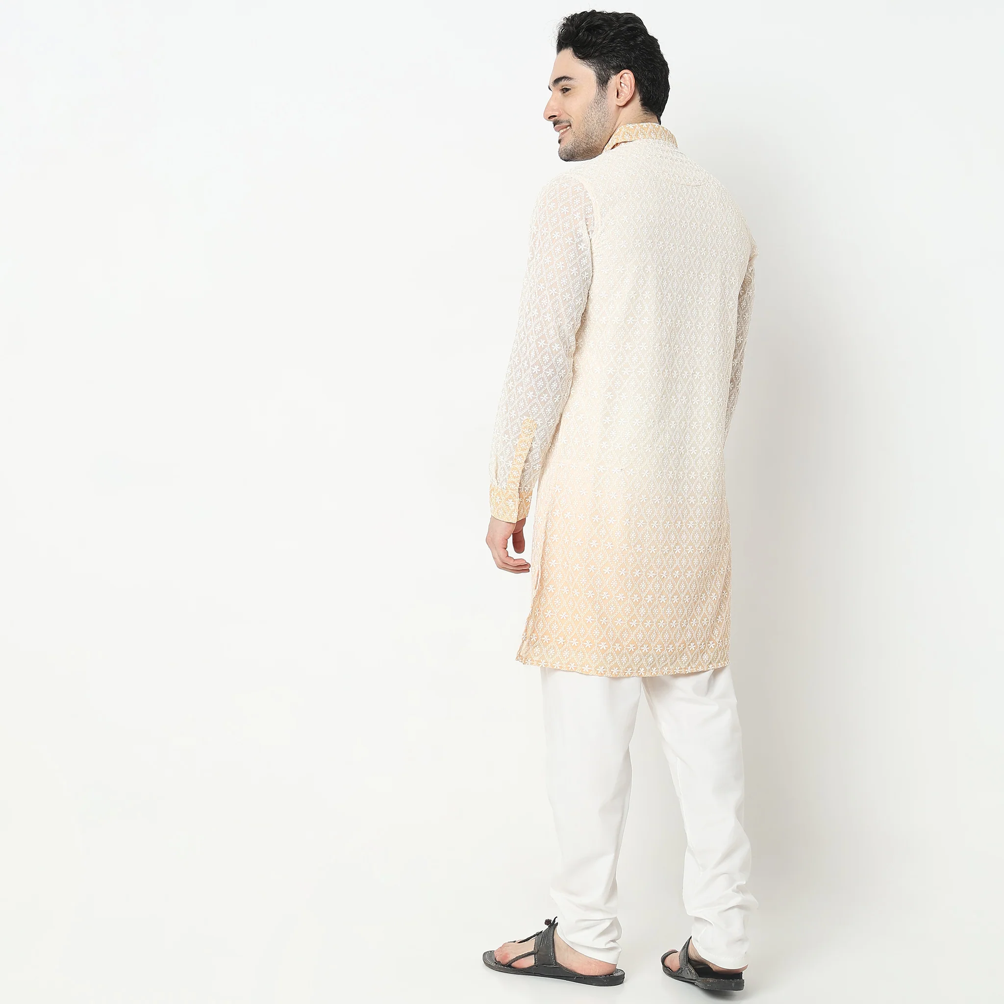 Regular Fit Embroidered Kurta - Image 3