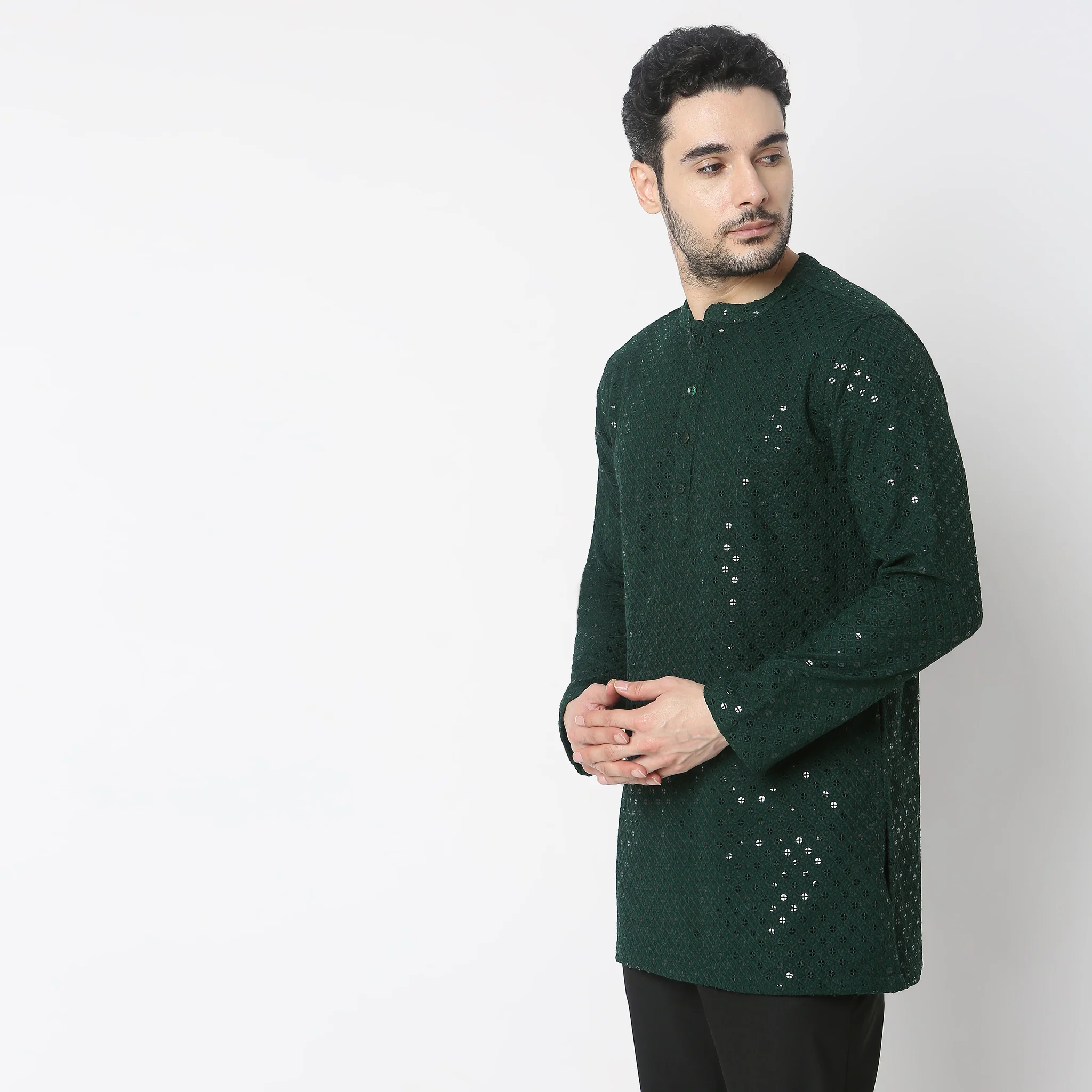 Regular Fit Embroidered Kurta - Image 5