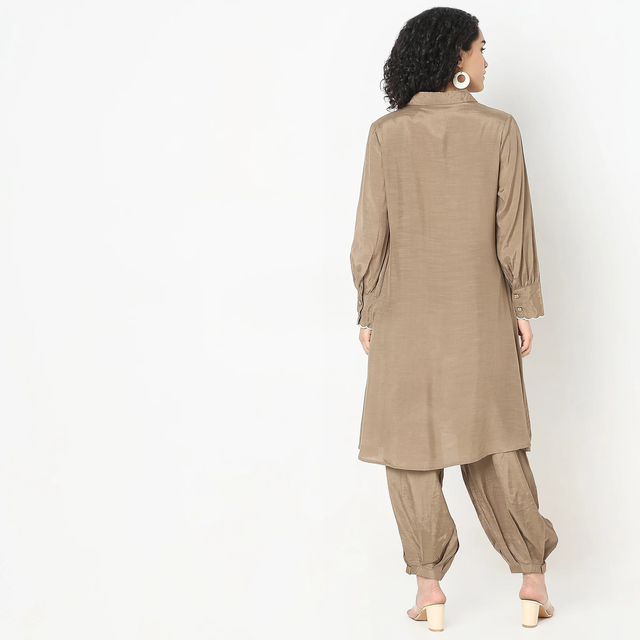 Regular Fit Embroidered Kurta With Pant Co-Ords - Image 3