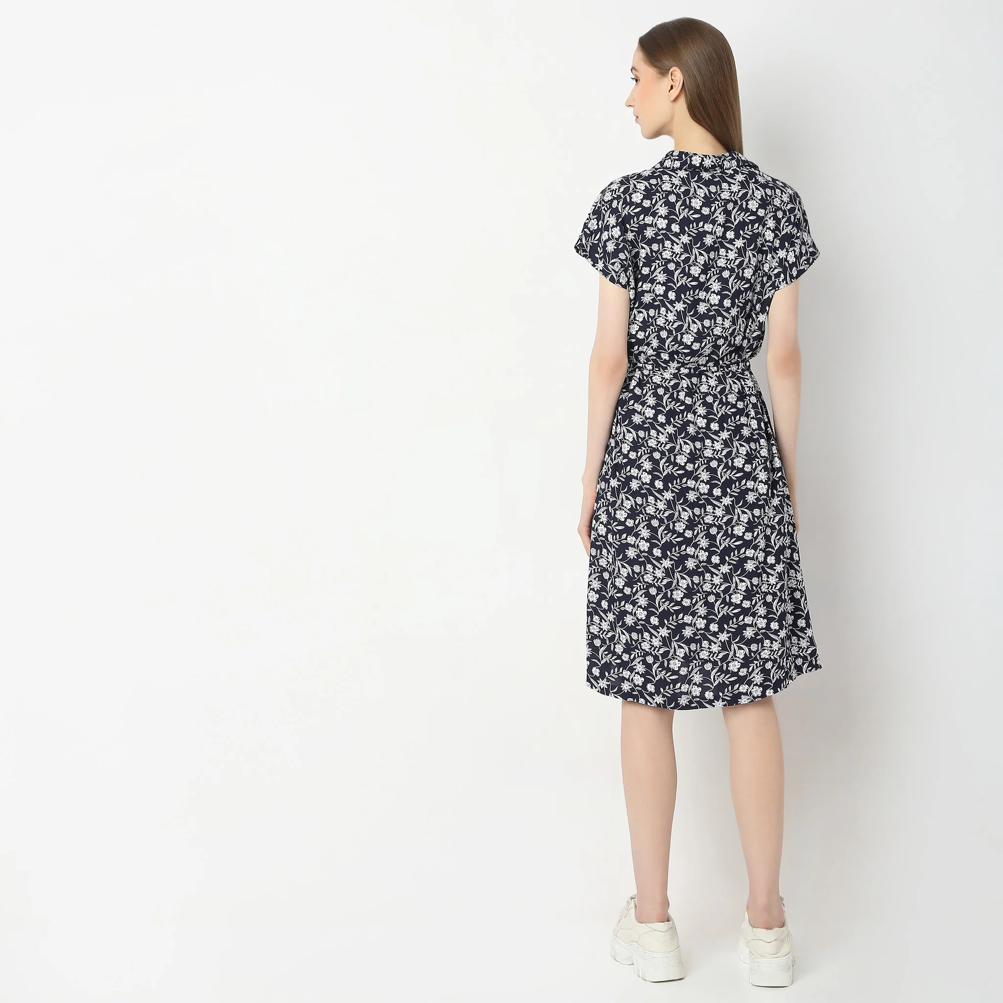 Regular Fit Floral Gown - Image 3
