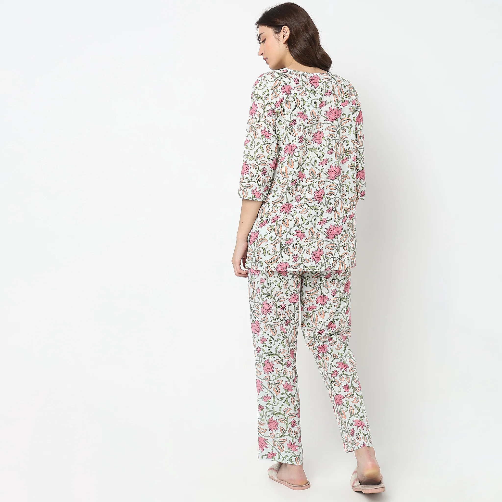 Woven Floral Short Kurta With Pyjama Sleepwear Set - Image 3