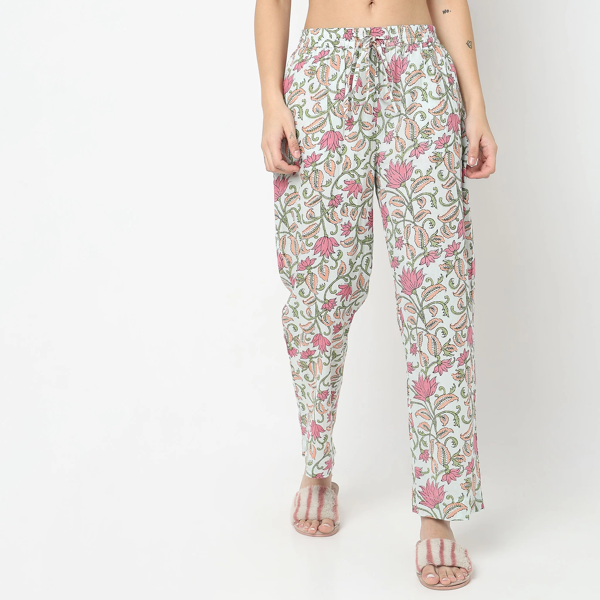 Woven Floral Short Kurta With Pyjama Sleepwear Set - Image 6