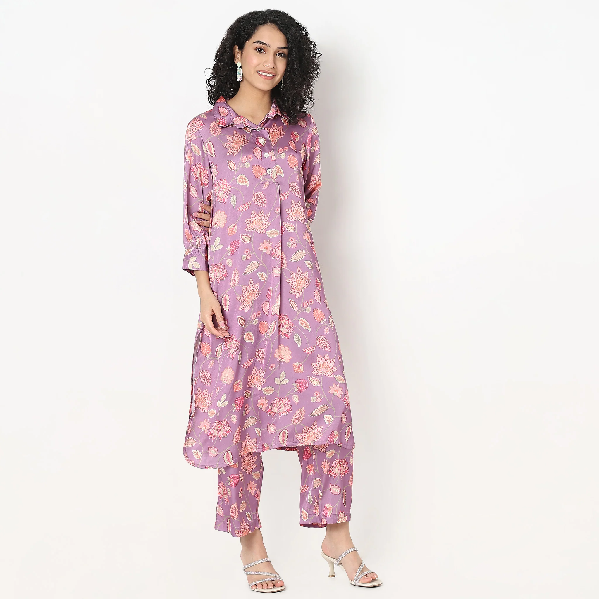 Regular Fit Floral Kurta With Pant Co-Ords - Image 5