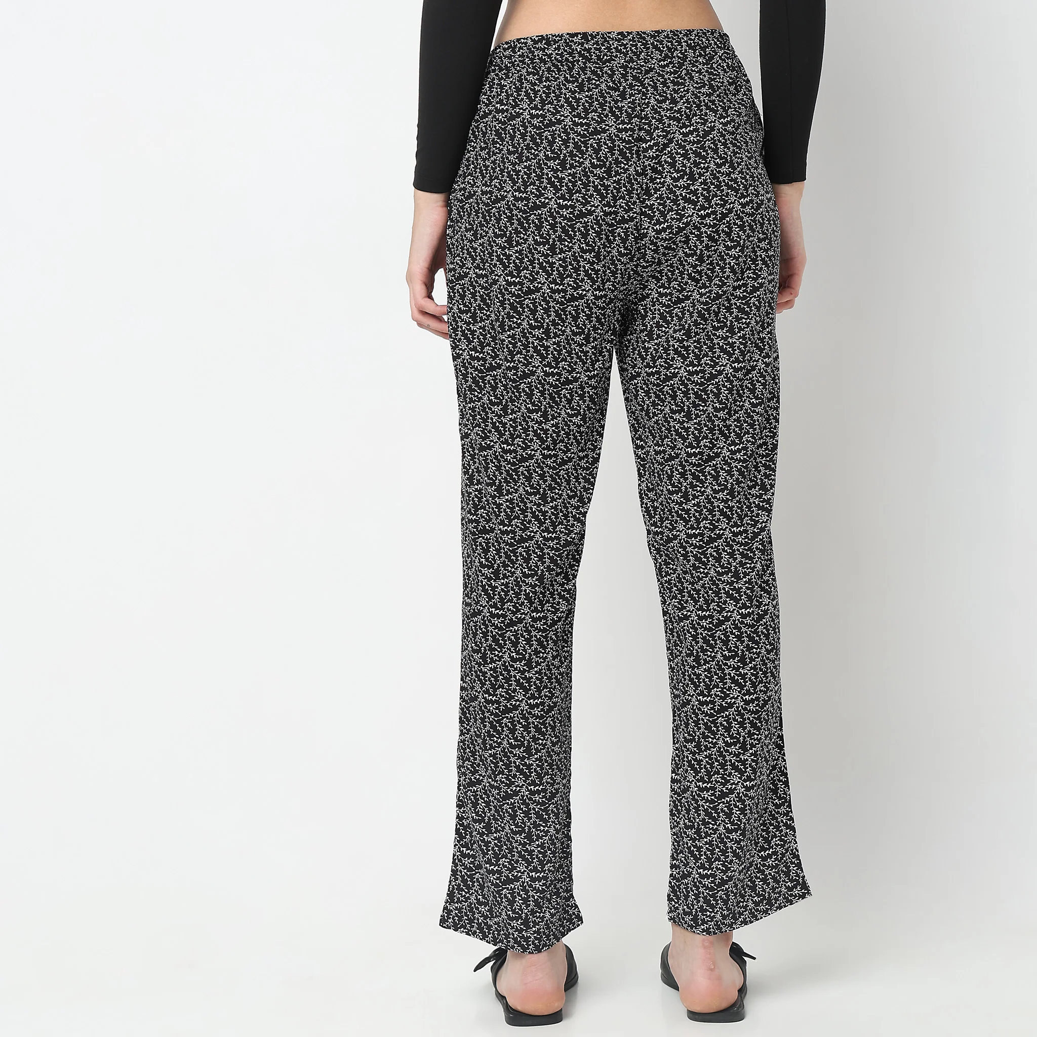 Woven Floral Mid Rise Lounge Pyjamas - Image 3