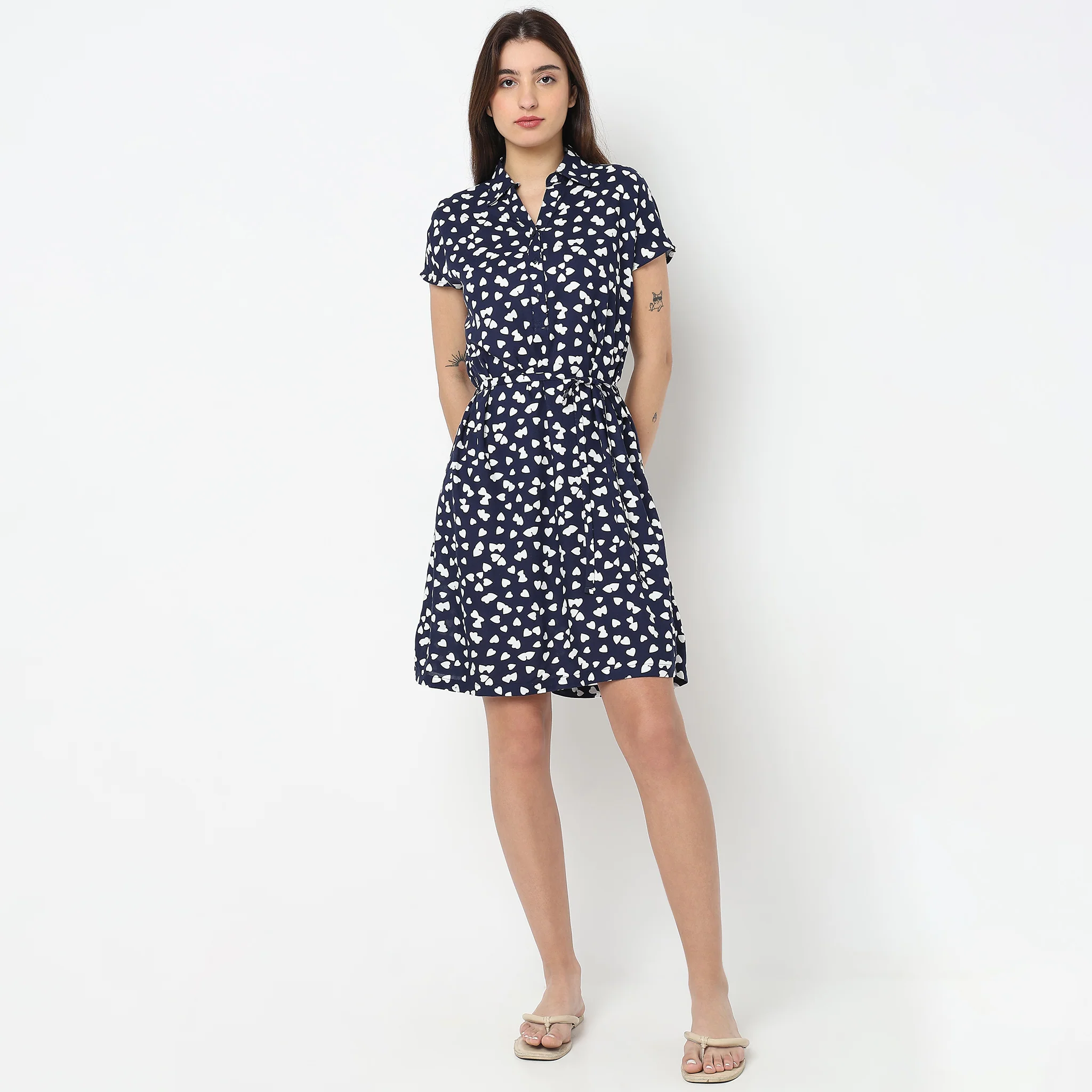 Regular Fit Floral Short Gown - Image 2