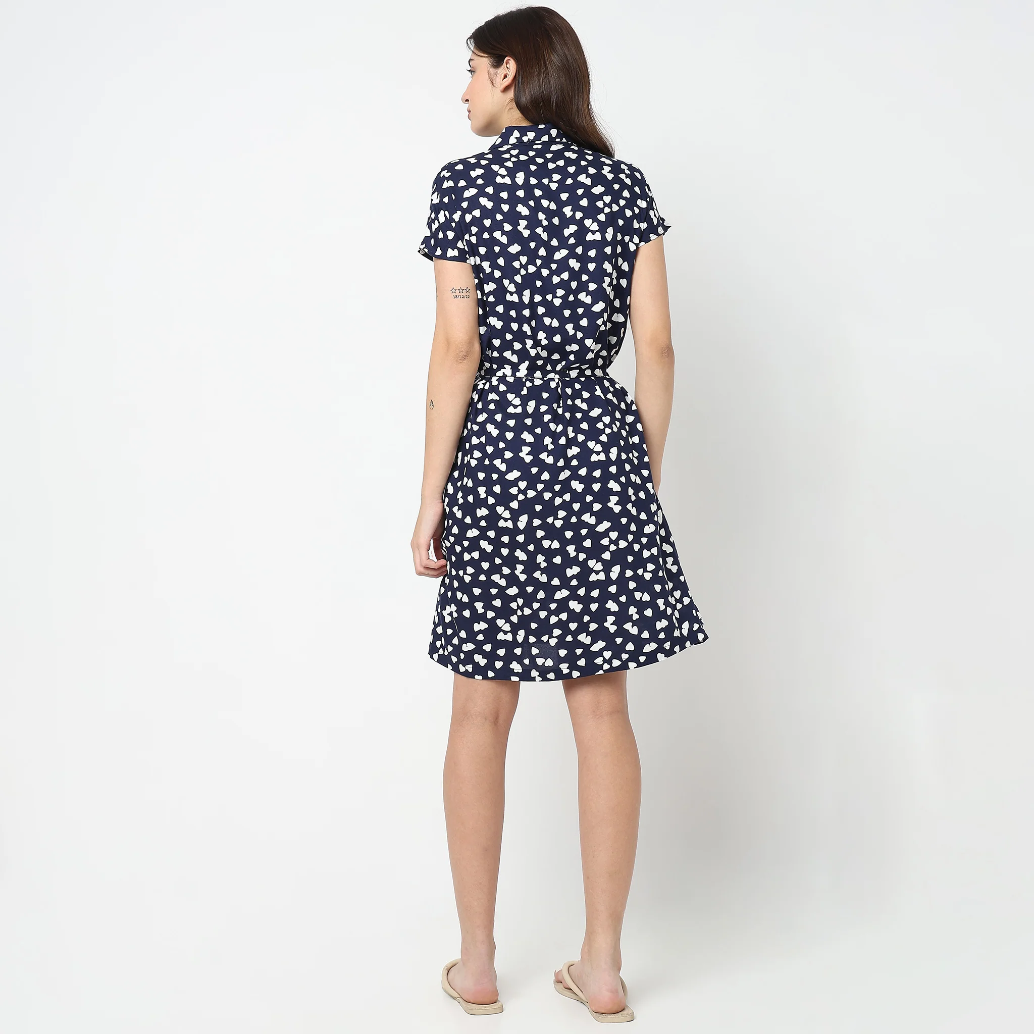 Regular Fit Floral Short Gown - Image 3