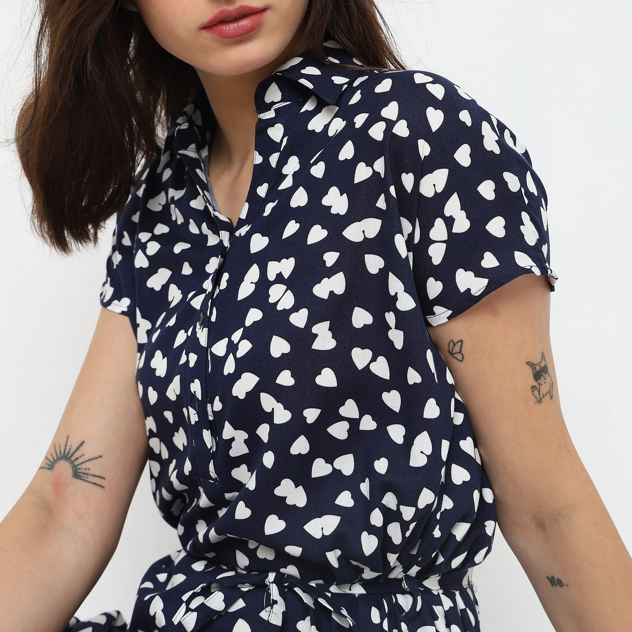 Regular Fit Floral Short Gown - Image 4