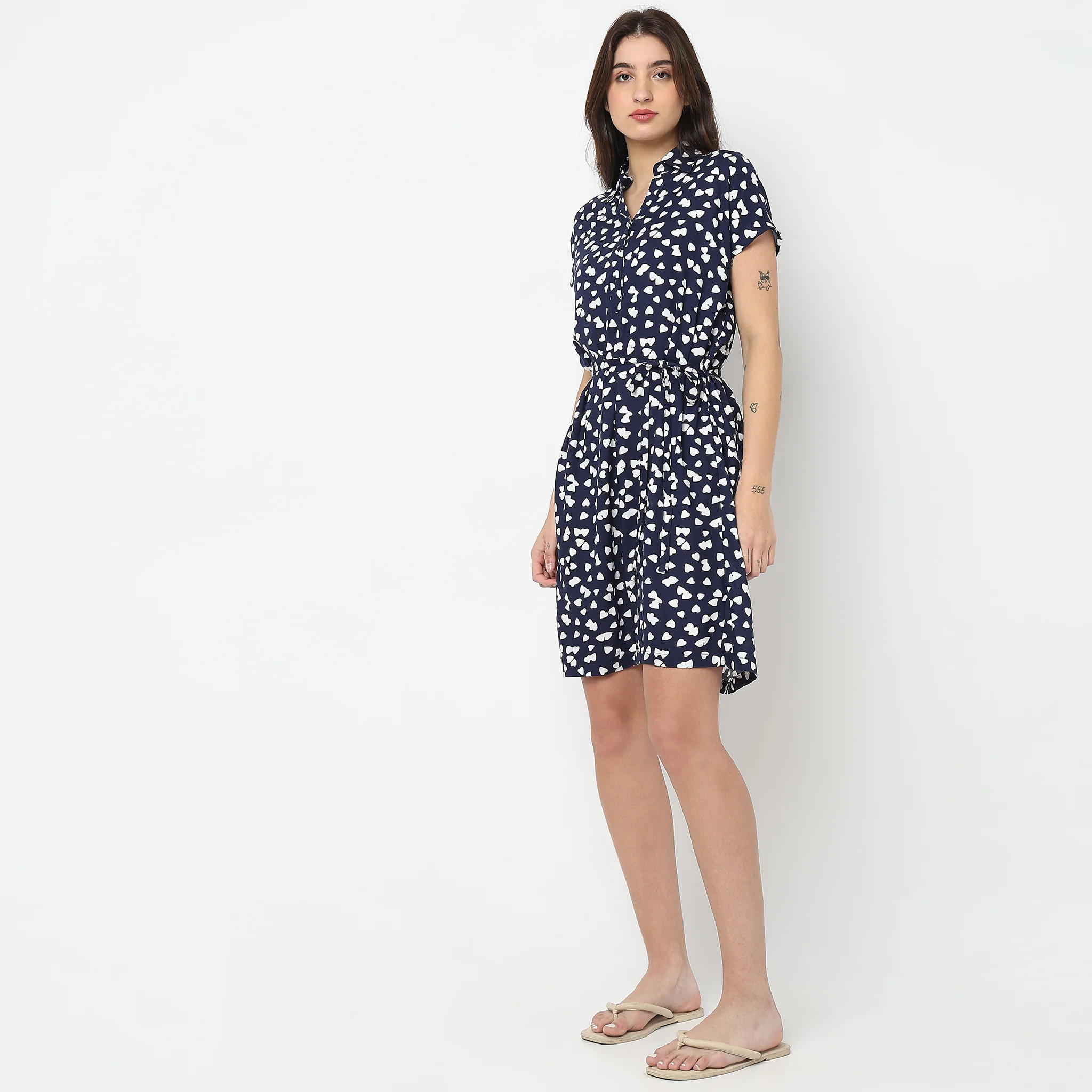 Regular Fit Floral Short Gown - Image 5