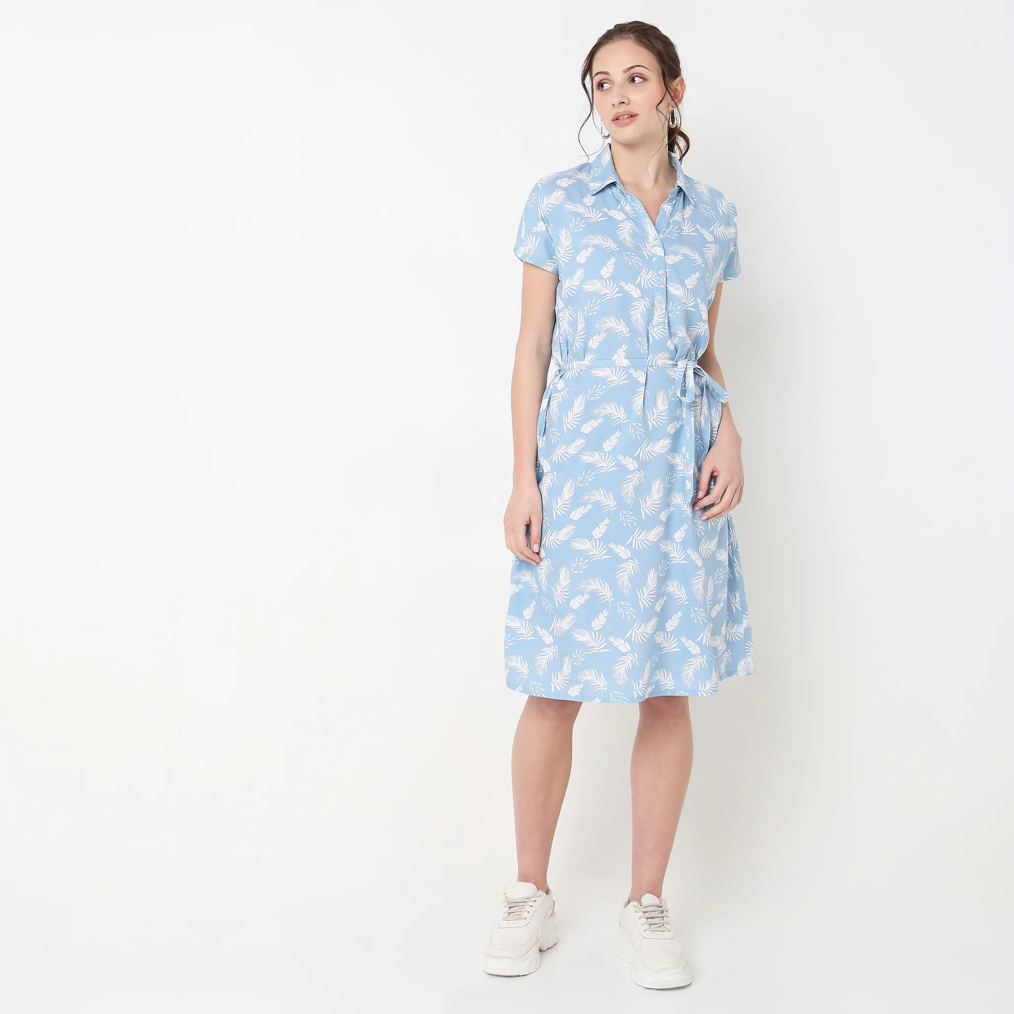 Regular Fit Floral Short Gown - Image 2
