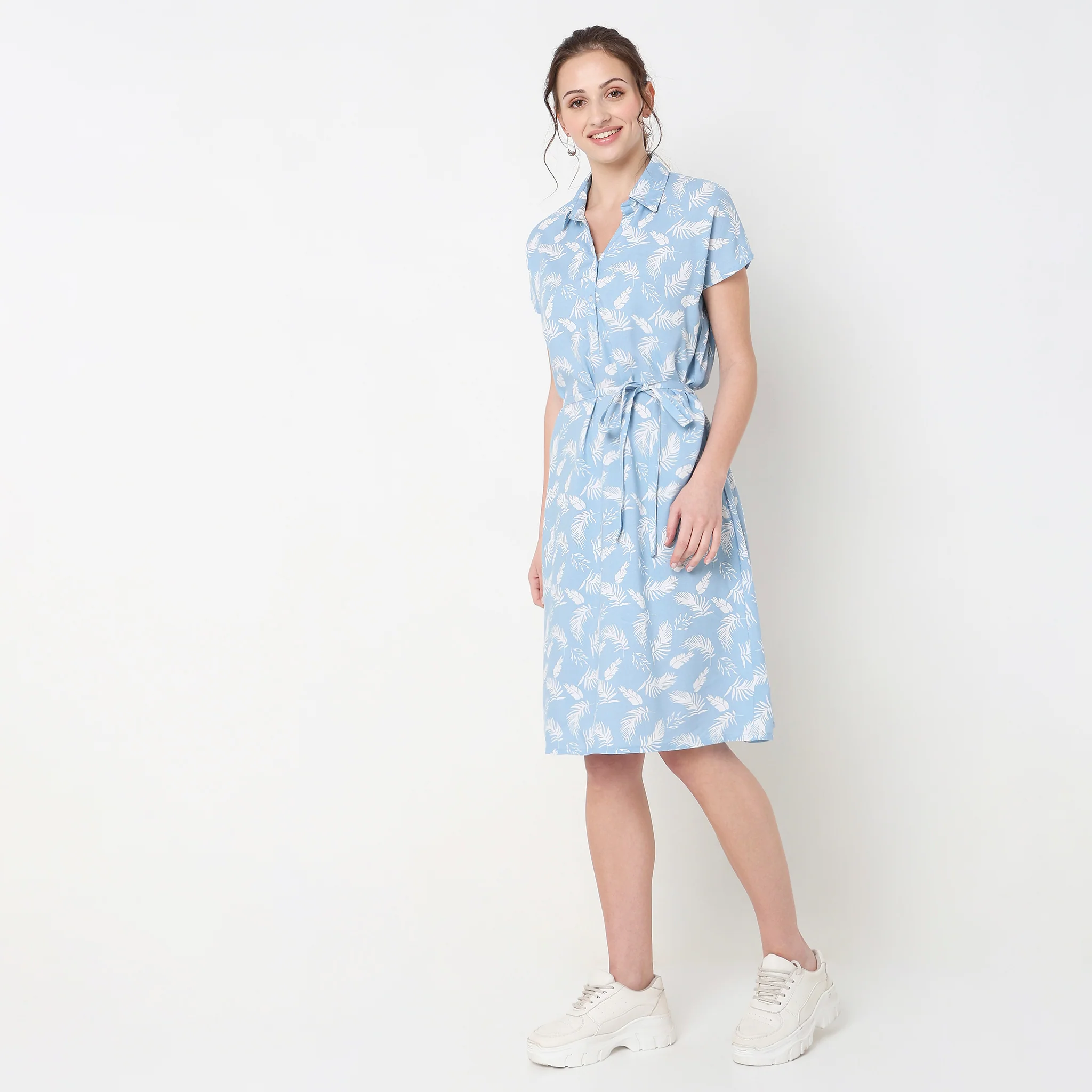 Regular Fit Floral Short Gown - Image 5