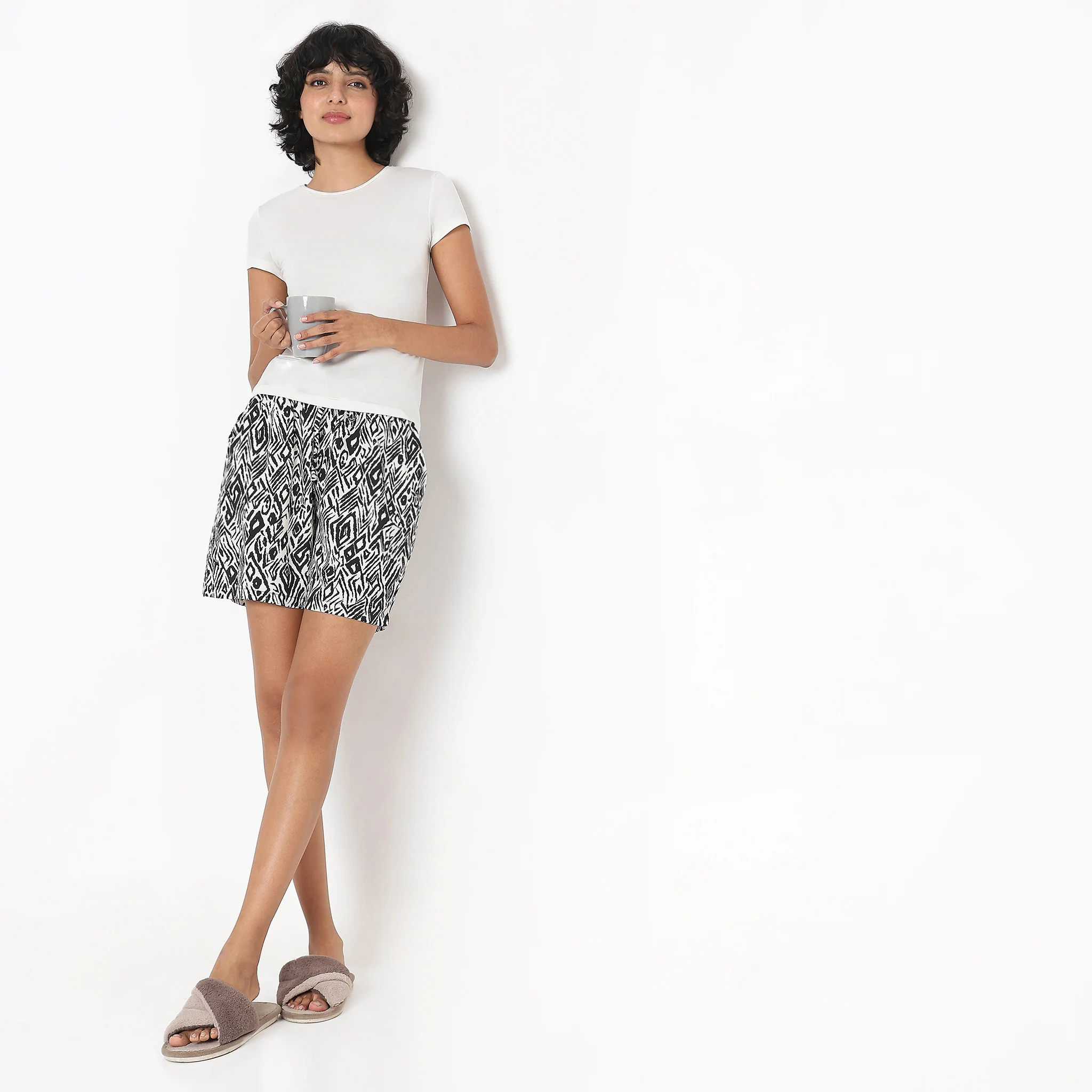 Woven Geometric Mid Rise Lounge Shorts