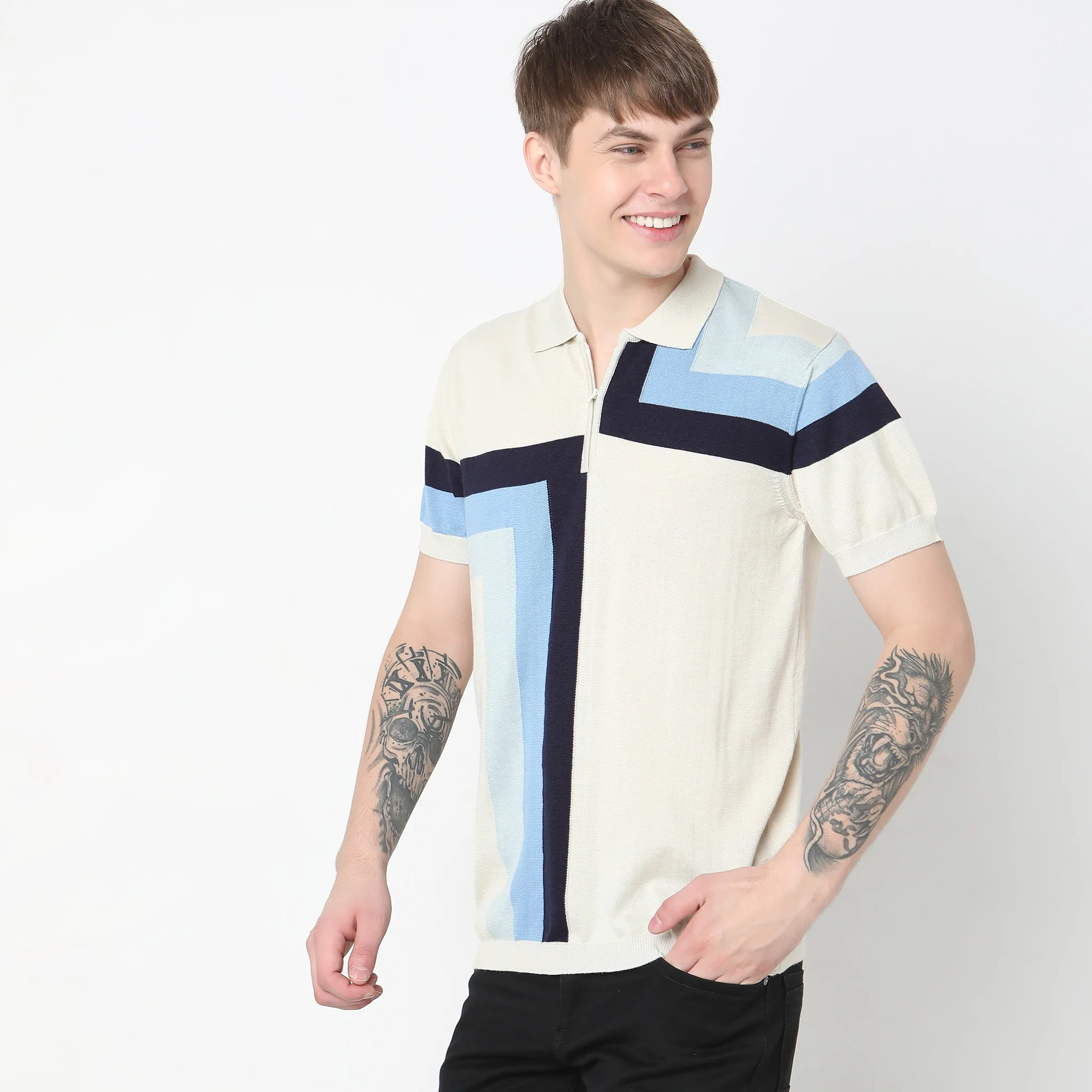 Regular Fit Geometric T-Shirt - Image 5