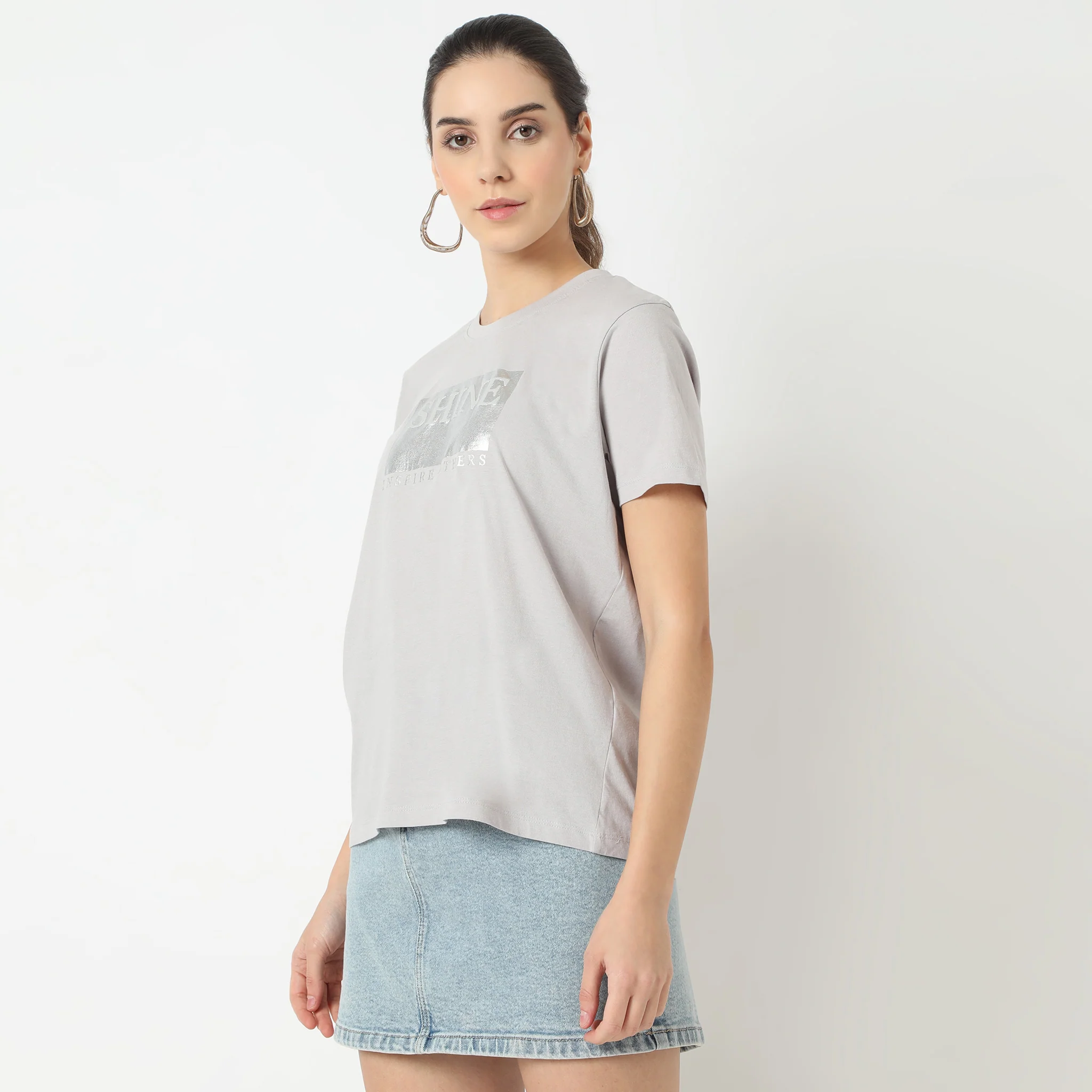 Short Sleeve Round Neck With Front Graphic T-Shirt - Image 4