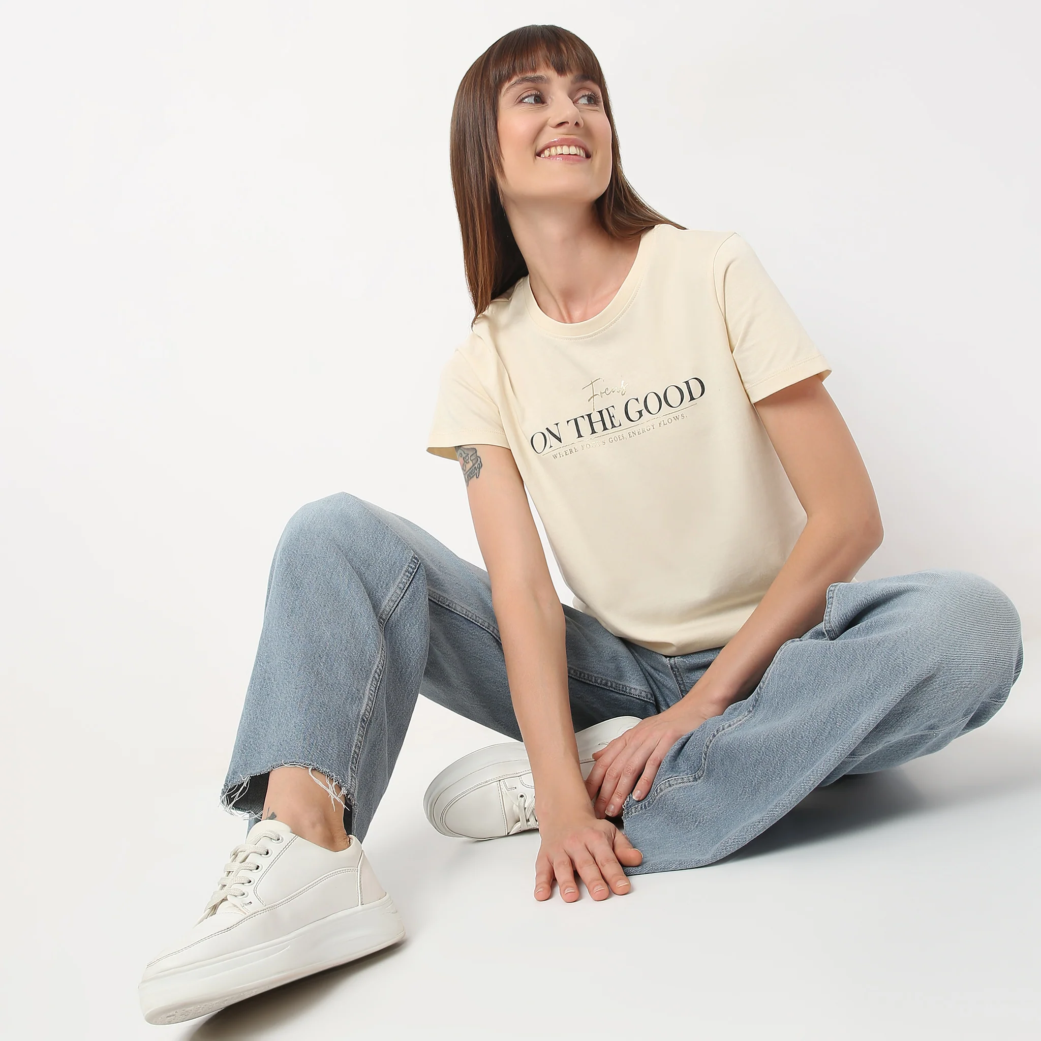 Crew Neck Short Sleeve Graphic T-Shirt - Image 2