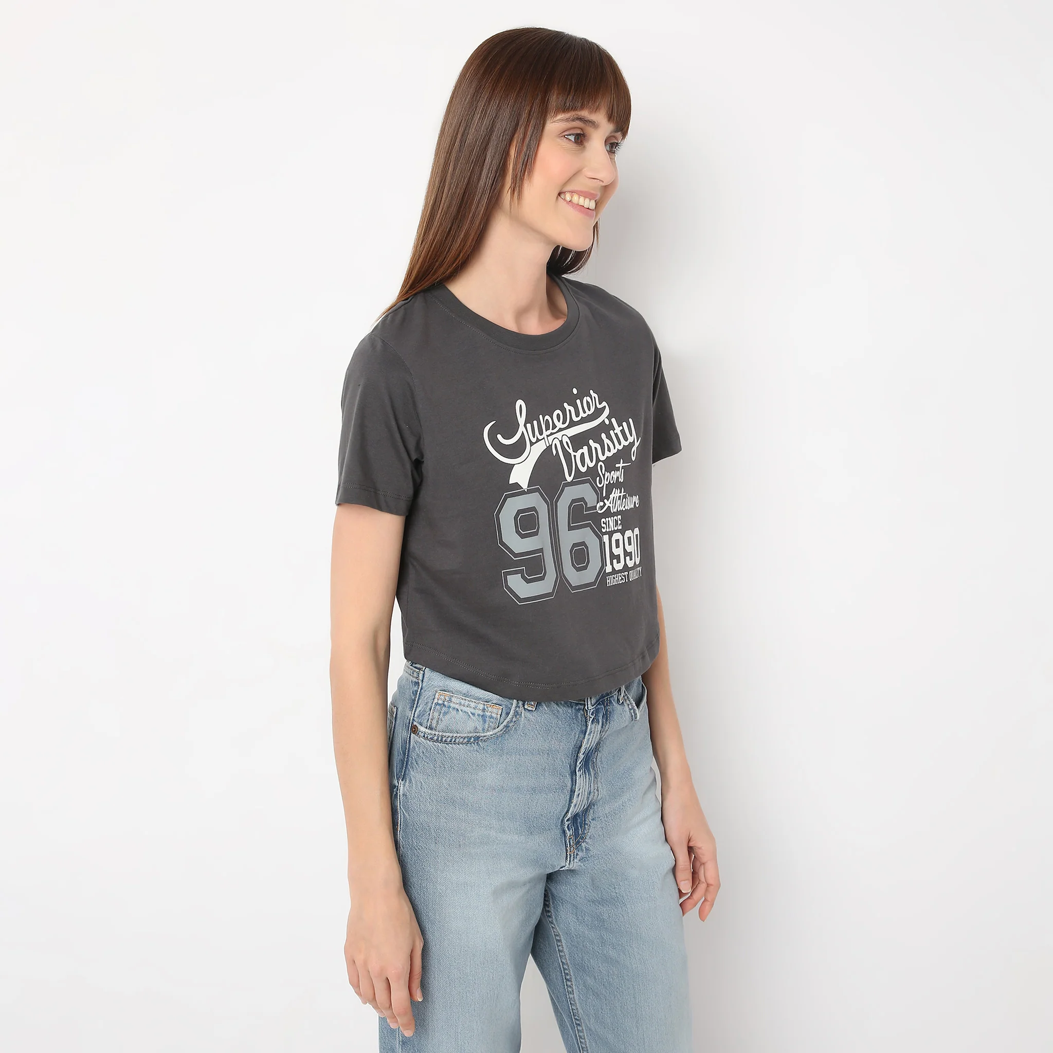 Crew Neck Short Sleeve Betty Graphic Crop T-Shirt - Image 3