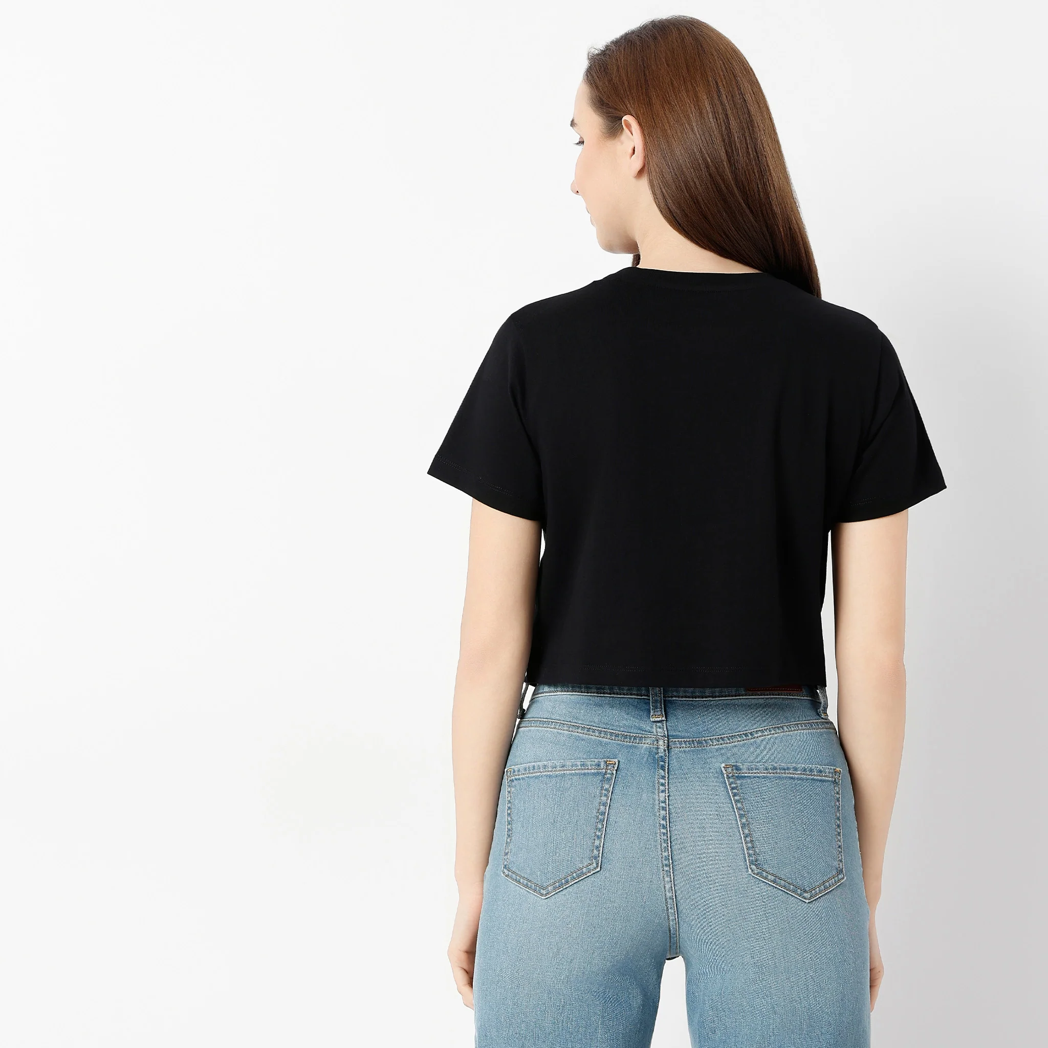 Crew Neck Short Sleeve Betty Graphic Crop T-Shirt - Image 3