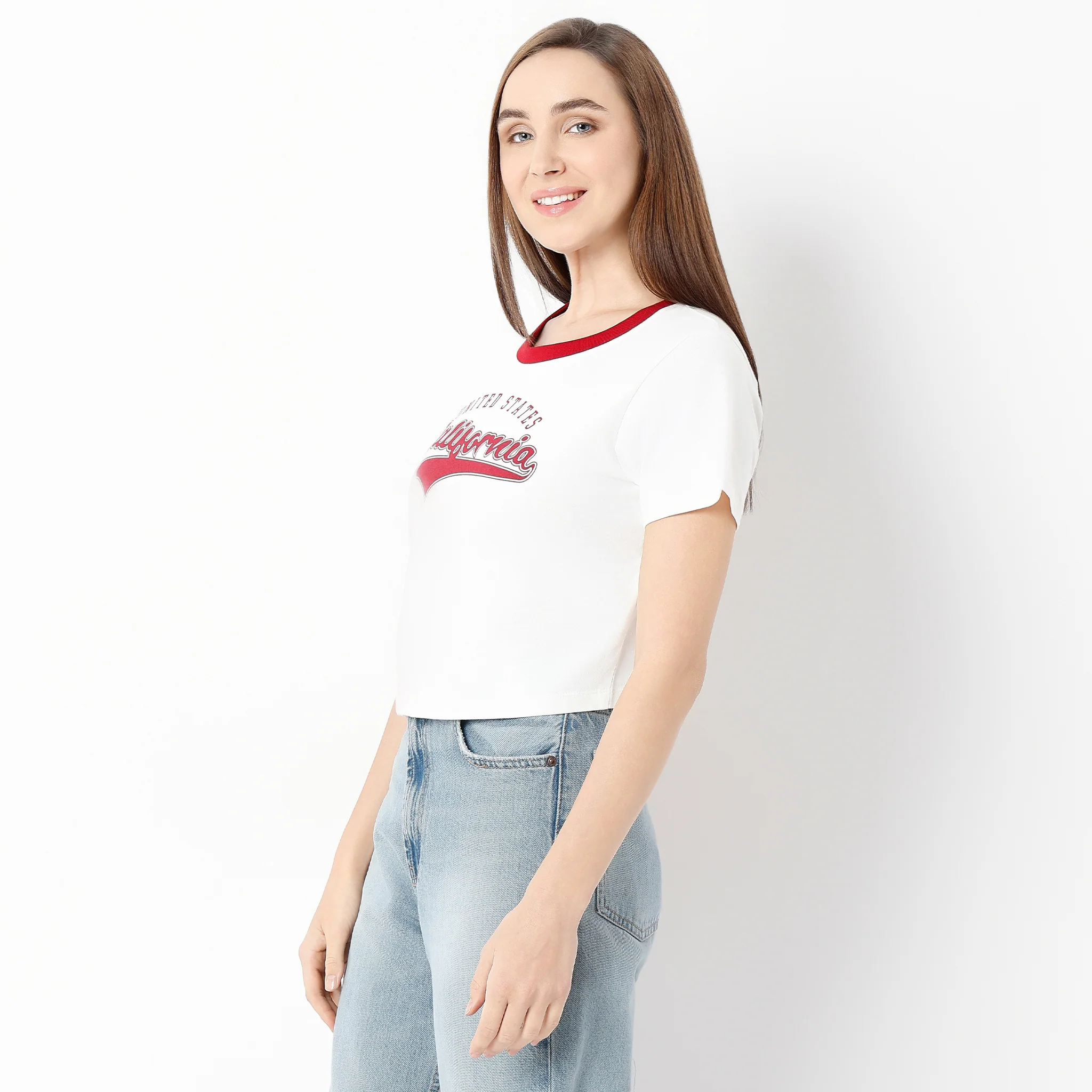 Crew Neck Short Sleeve Betty Graphic Crop T-Shirt - Image 4