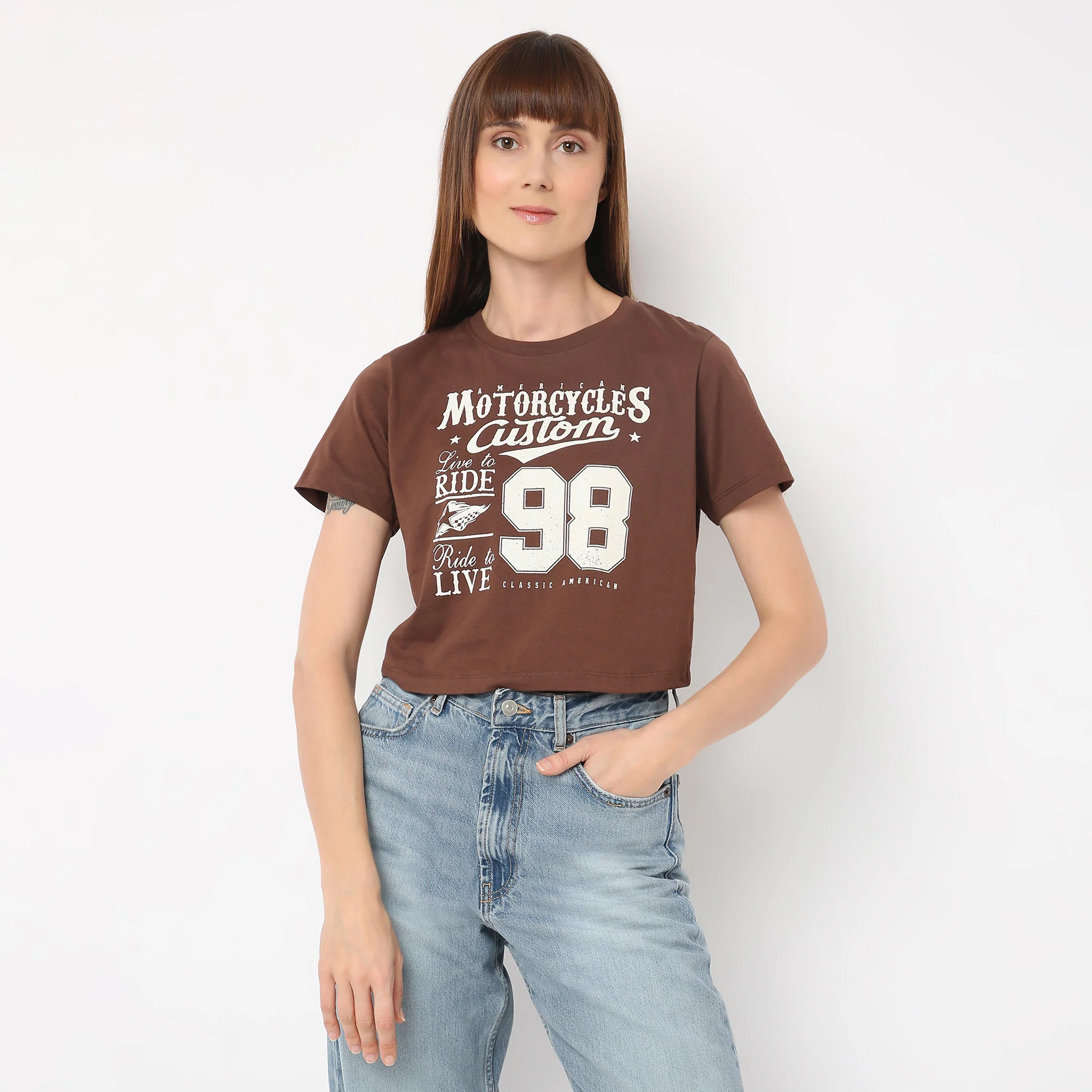Crew Neck Short Sleeve Betty Graphic Crop T-Shirt - Image 2