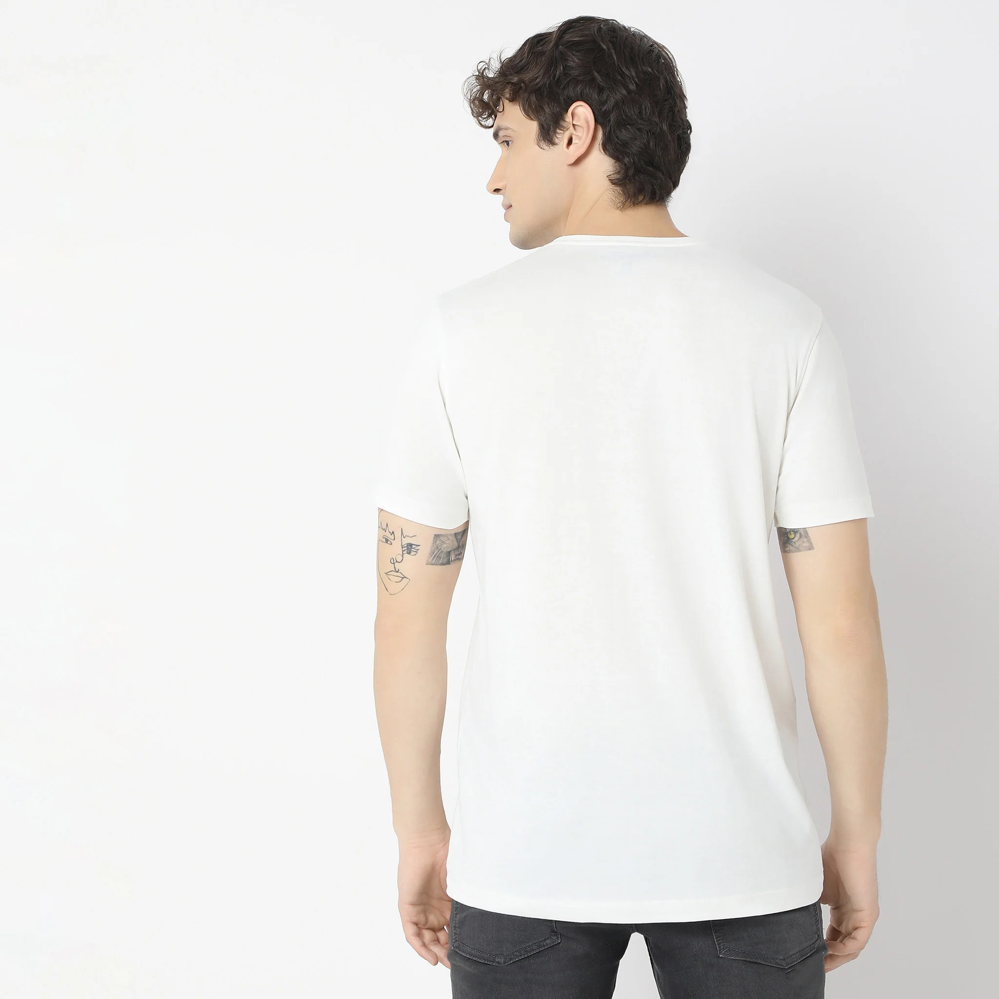 Regular Fit Graphic T-Shirt - Image 3