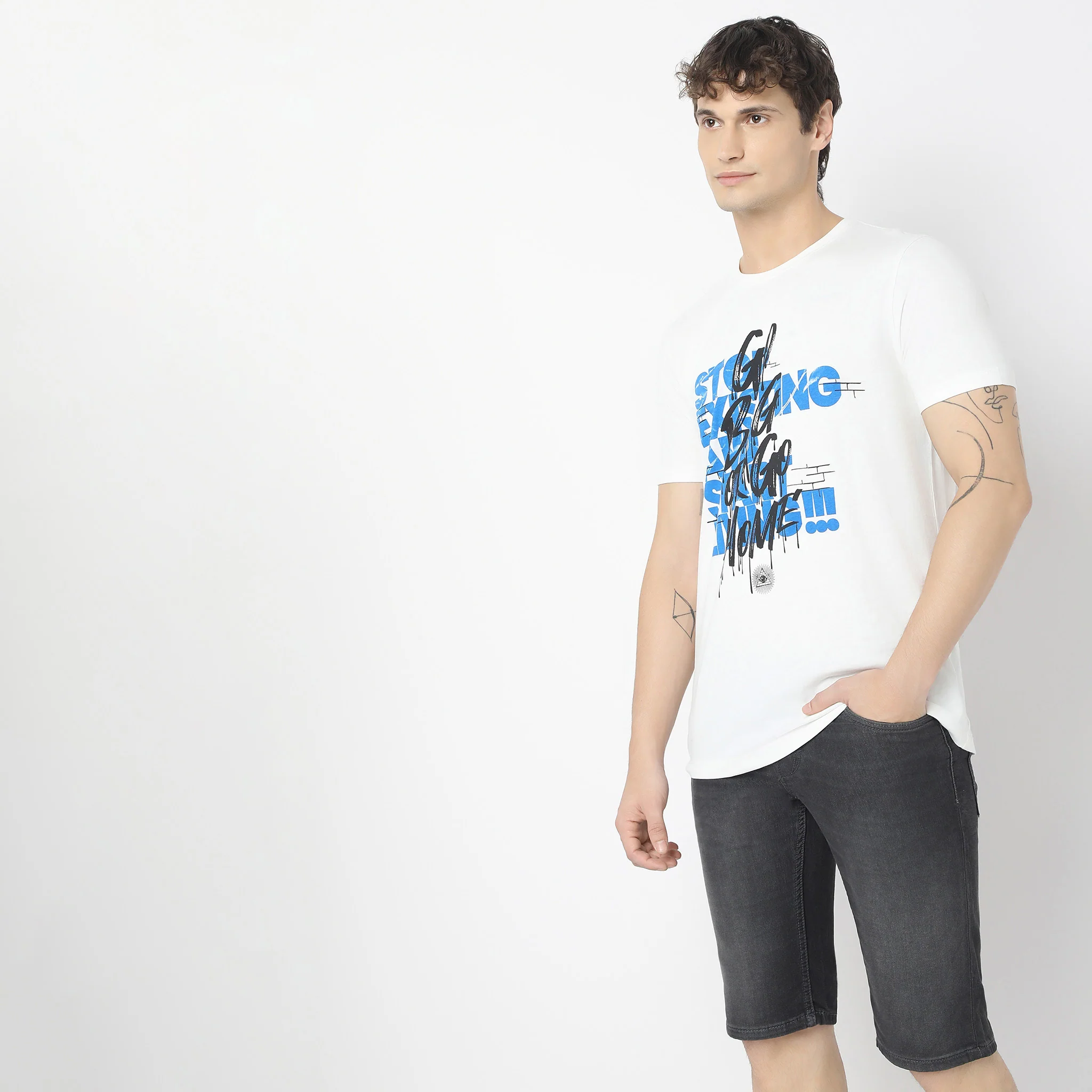Regular Fit Graphic T-Shirt - Image 5