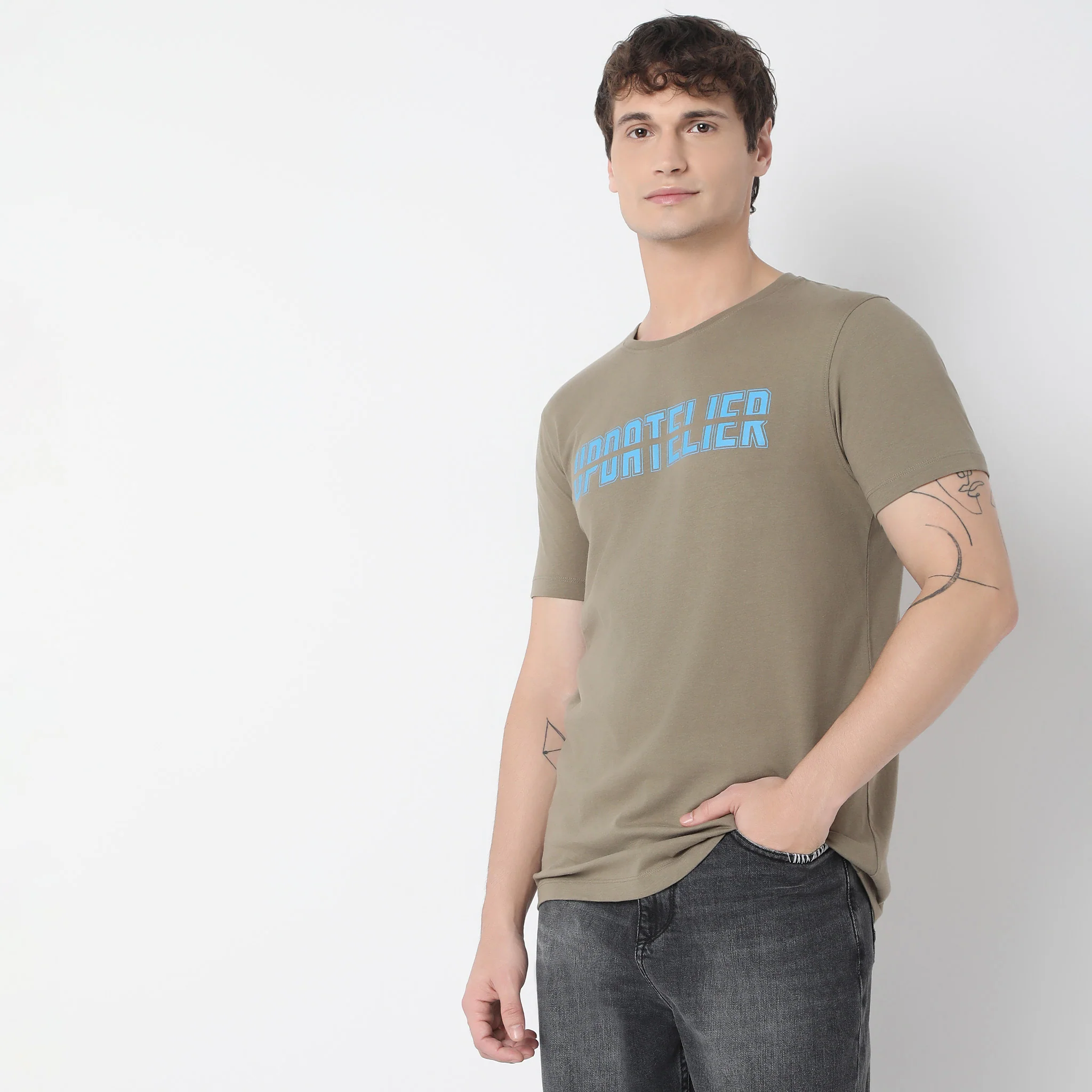 Regular Fit Graphic T-Shirt - Image 5