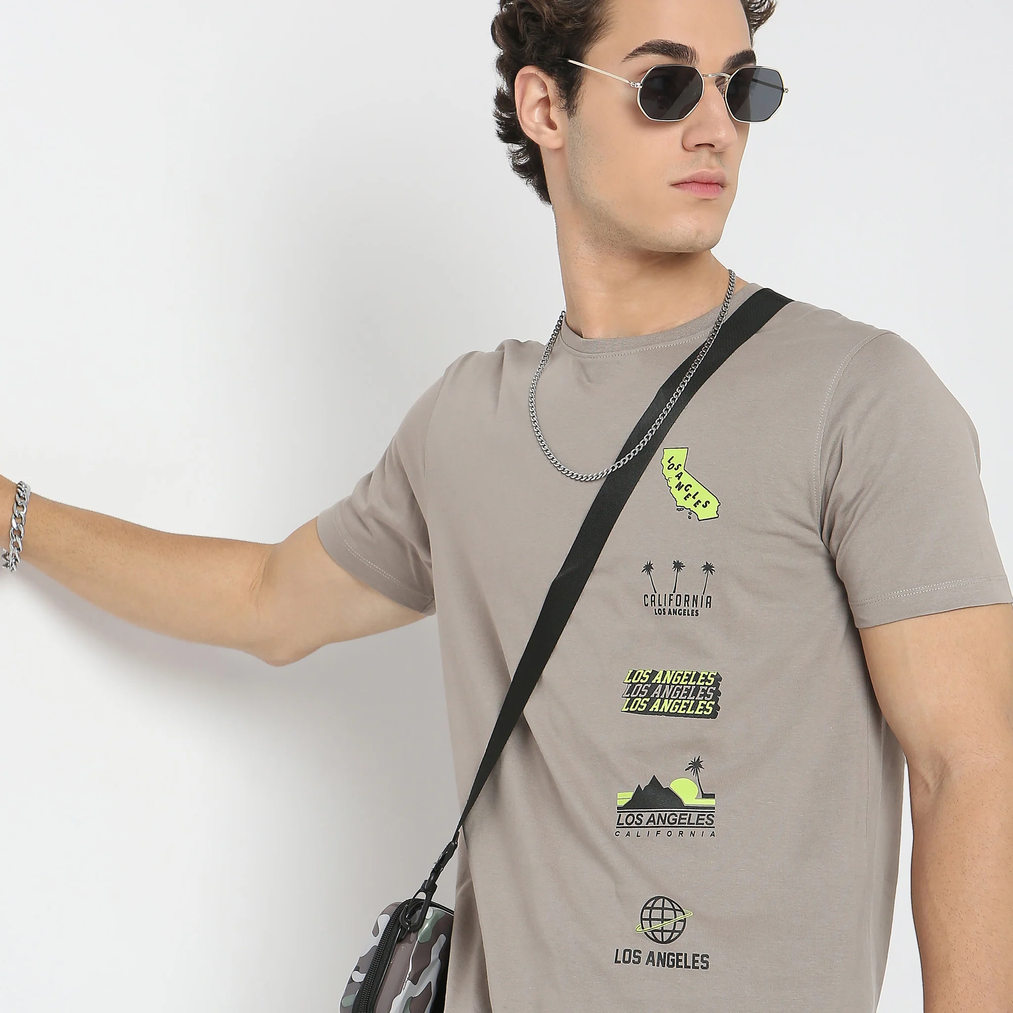 Knitted Graphic T-Shirt - Image 5