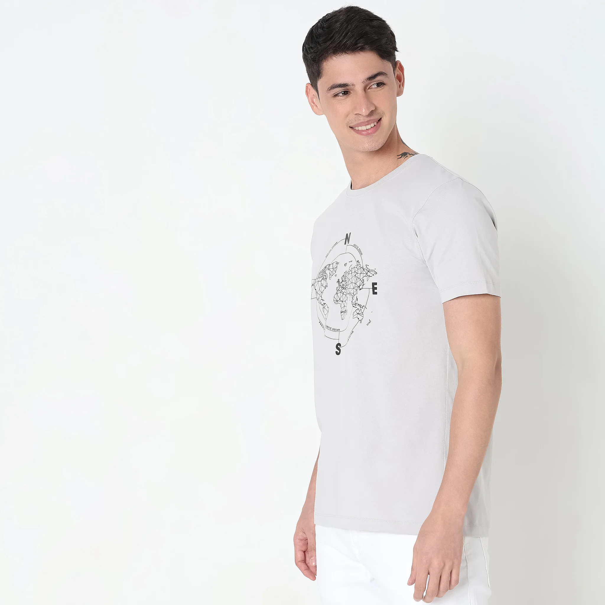 Regular Fit Graphic T-Shirt - Image 5