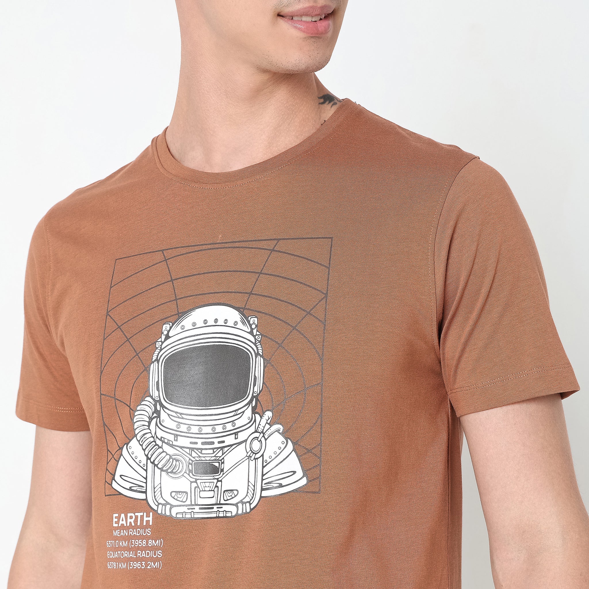 Regular Fit Graphic T-Shirt - Image 4